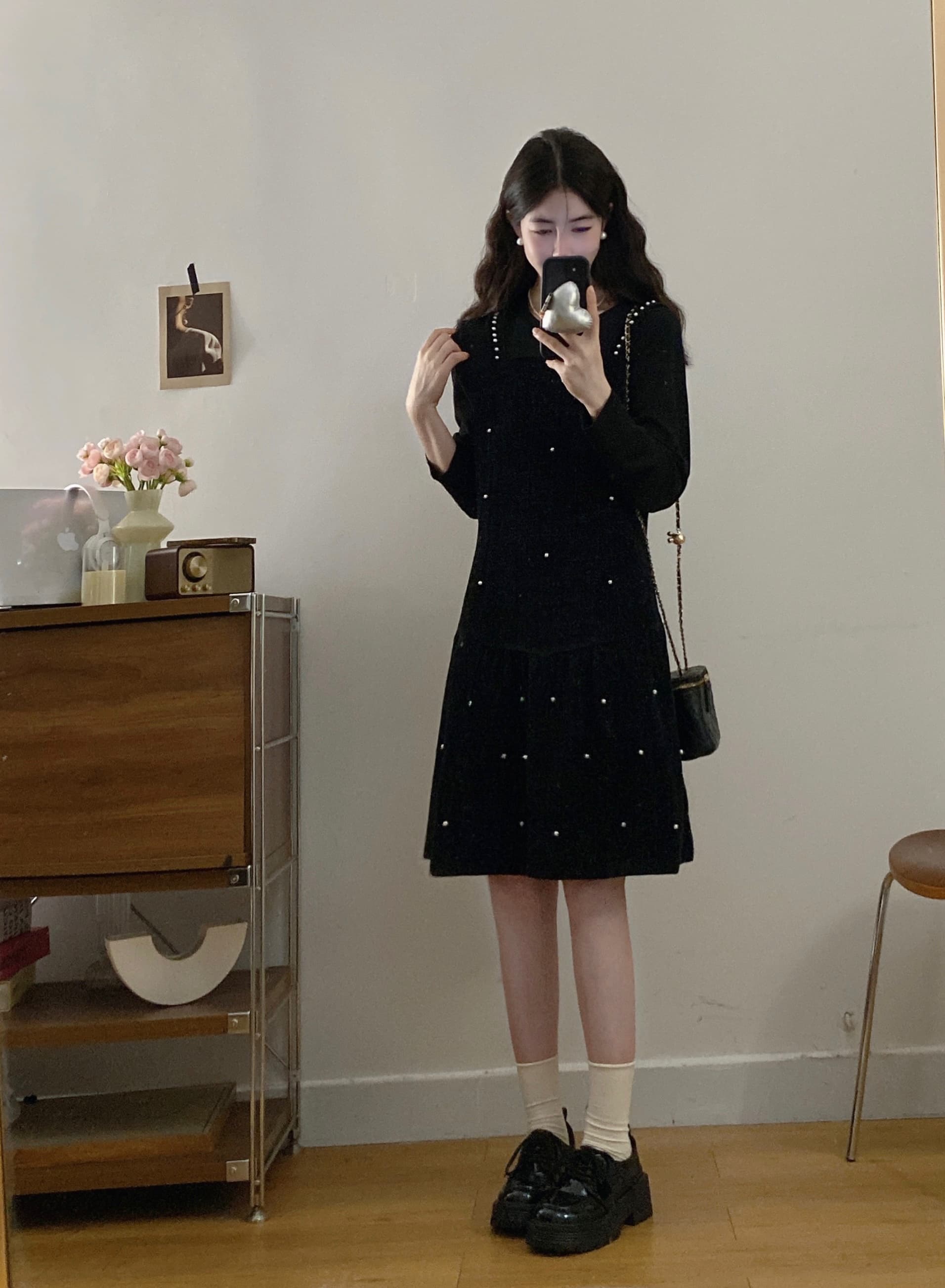 실사 빅 사이즈 여성 의류 2026 가을 새로운 허리 수축 슬림해 보이는 그는 벤 바람 작은 검은 드레스 페이크 레이어드 벨벳 드레스 상세 이미지 5
