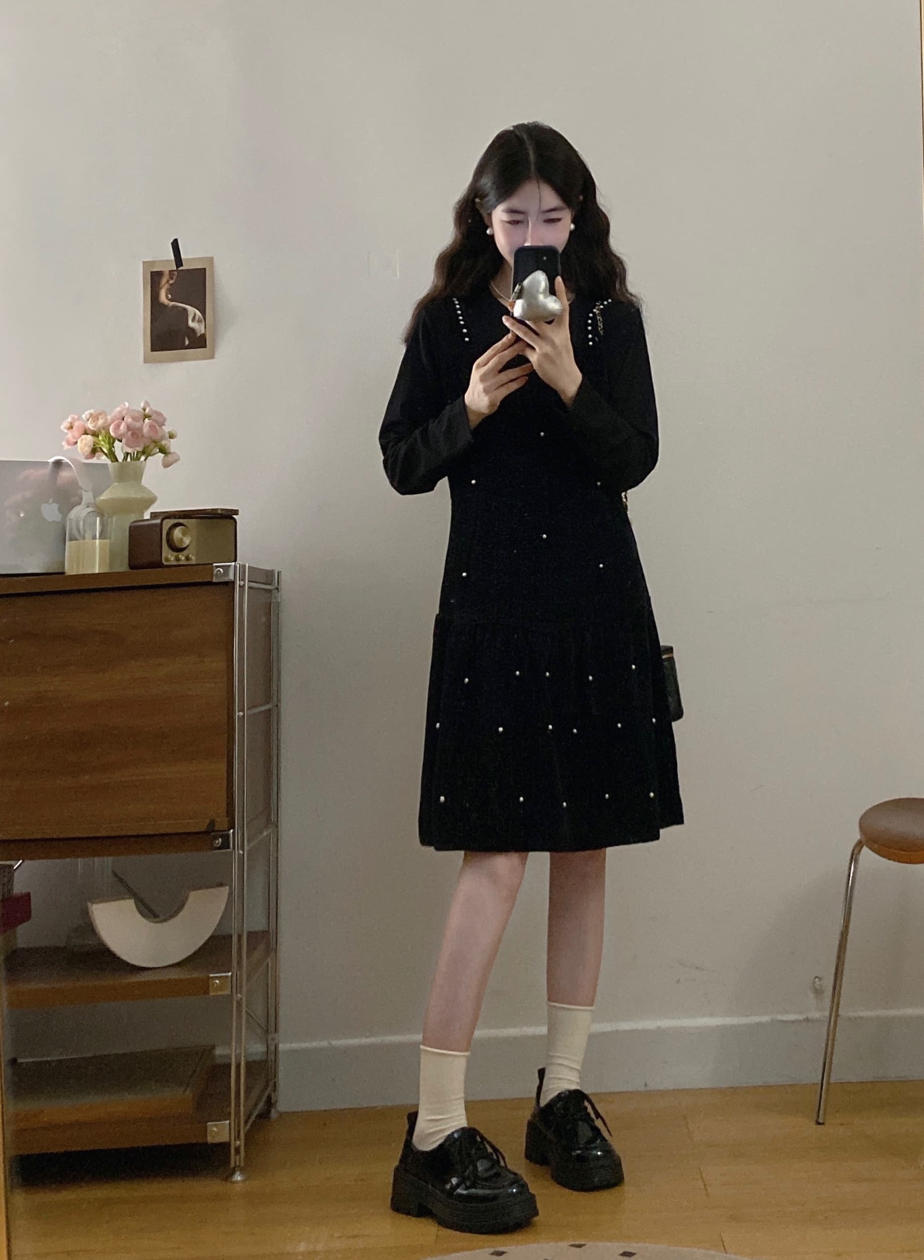 실사 빅 사이즈 여성 의류 2026 가을 새로운 허리 수축 슬림해 보이는 그는 벤 바람 작은 검은 드레스 페이크 레이어드 벨벳 드레스 상세 이미지 6