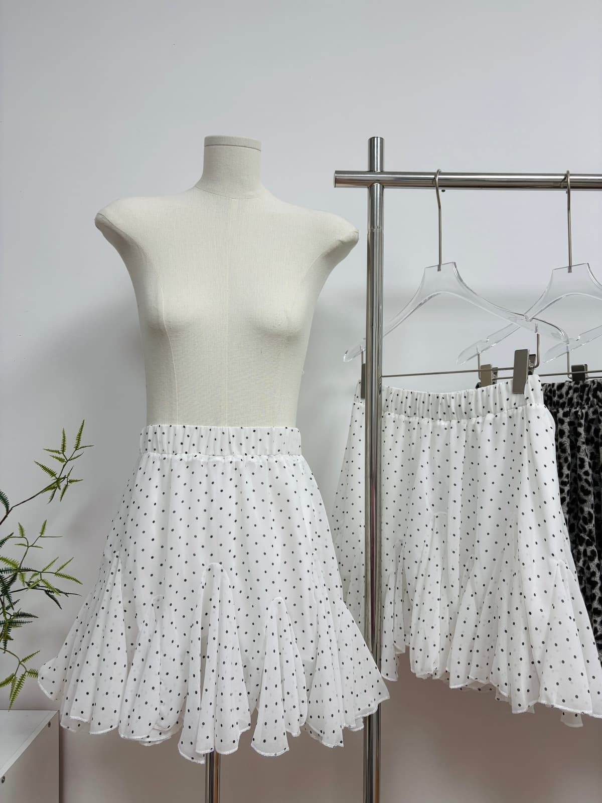 여름 새로운 무거운 작업 큰 진자 패치워크 도트 무늬 반신 스커트 한 부서 ins 다용도 슬림해 보이는 한 마디 쉬폰 미니 스커트 상세 이미지 6