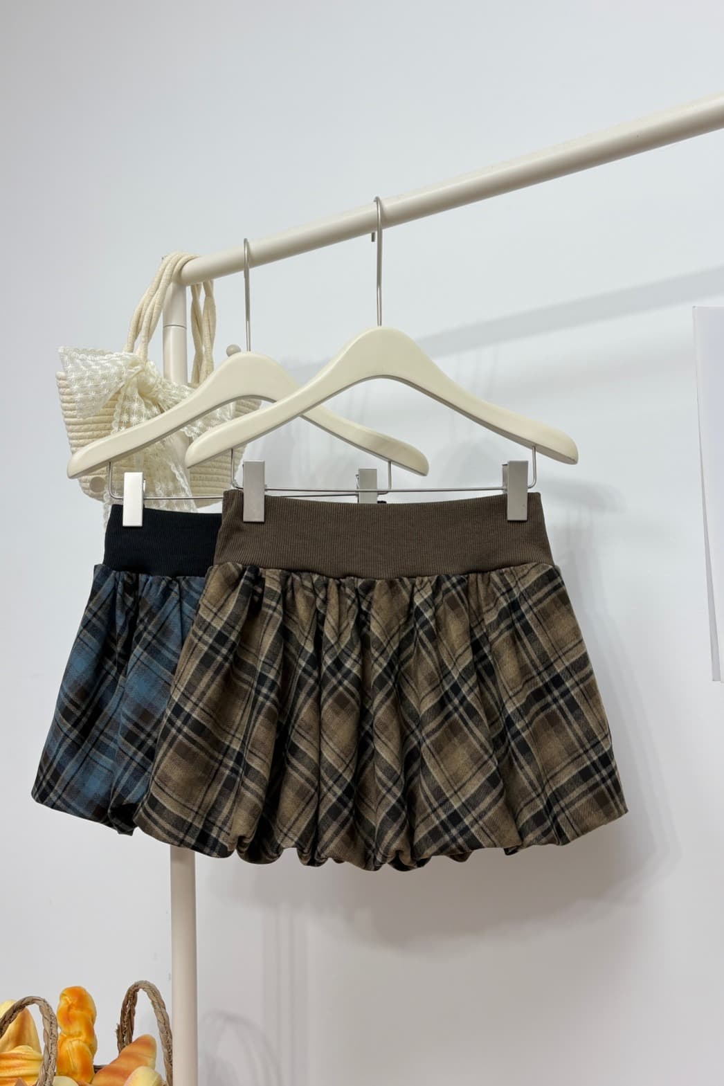 실사 가을 새로운 2026 한 부서 ins 달콤함 연령 감소 한 마디 미니 스커트 체크무늬 다용도 꽃밭 반신 스커트 이미지 7