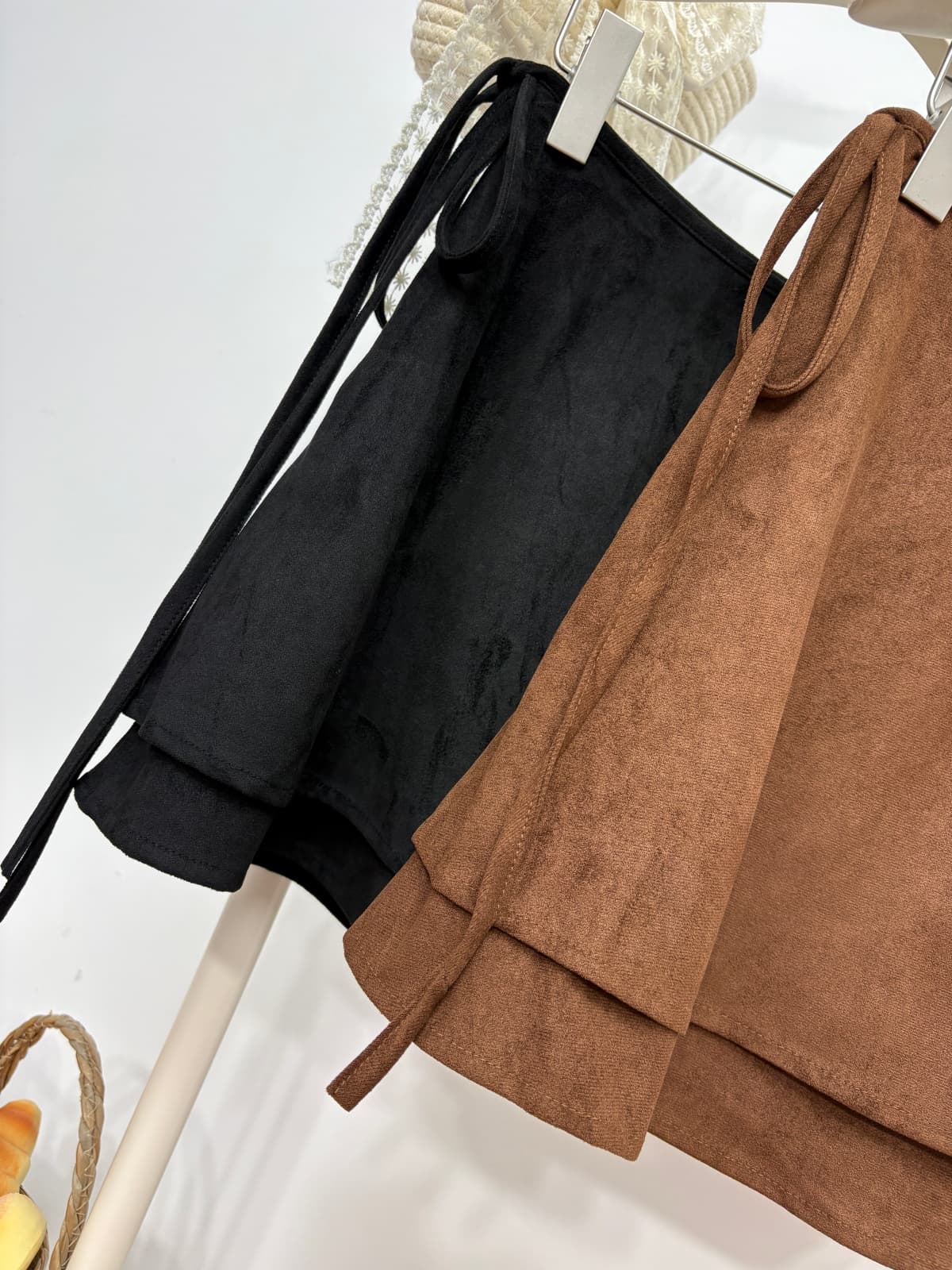 실사 가을 새로운 한 부서 다용도 한 마디 반신 스커트 달콤함 디자인 센스 나비 넥타이 스웨이드 원단 미니 스커트 상세 이미지 4
