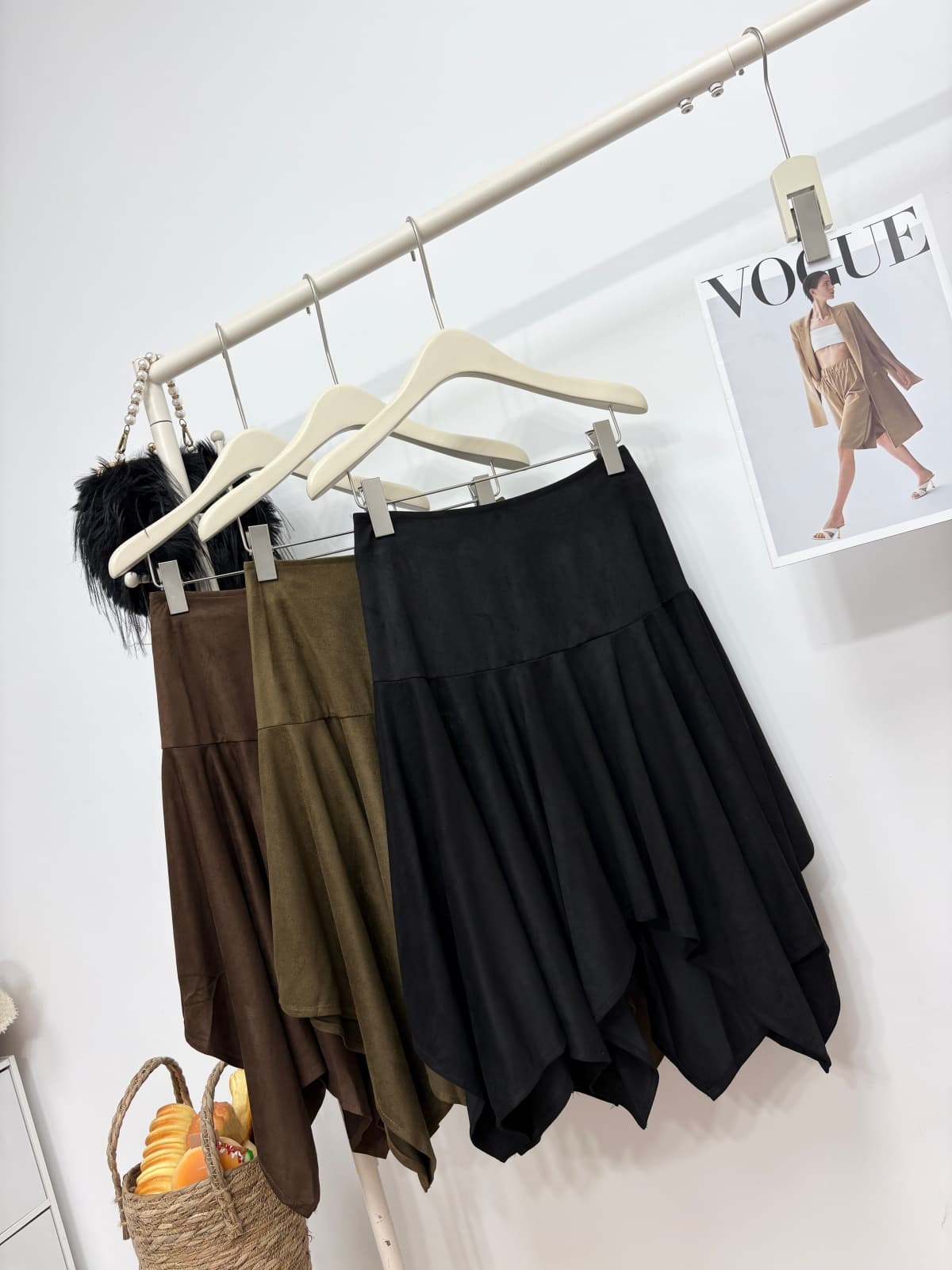 실사 가을 새로운 프랑스식 chic 불규칙 스웨이드 원단 반신 스커트 미니멀리즘 고급 센스 한 마디 큰 진자 중간 스커트 이미지 4