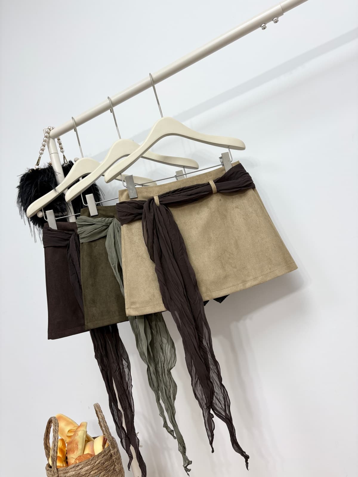 실사 가을 새로운 한 부서 chic 인터넷 유명인 폭발 스카프 리본 플러시 반신 스커트 한 마디 타이트 스커트 미니 스커트 상세 이미지 2