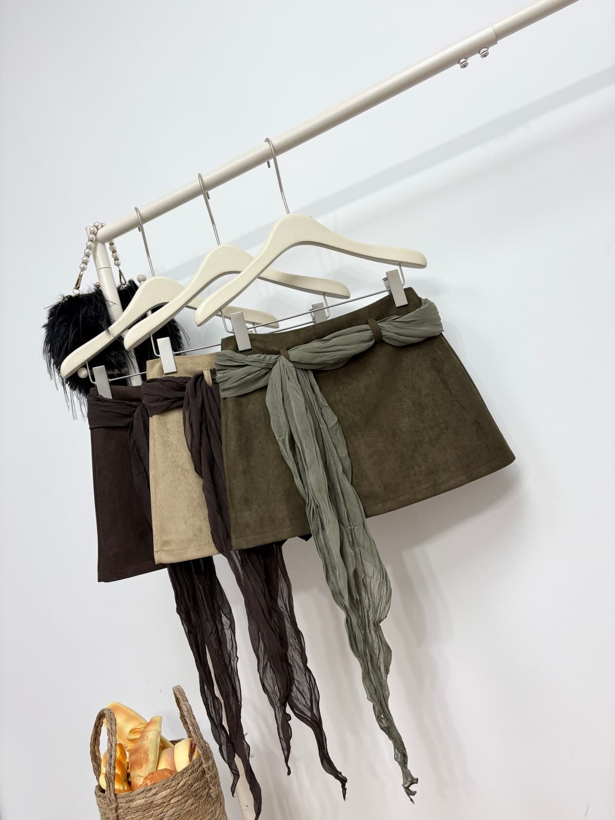 실사 가을 새로운 한 부서 chic 인터넷 유명인 폭발 스카프 리본 플러시 반신 스커트 한 마디 타이트 스커트 미니 스커트 상세 이미지 6