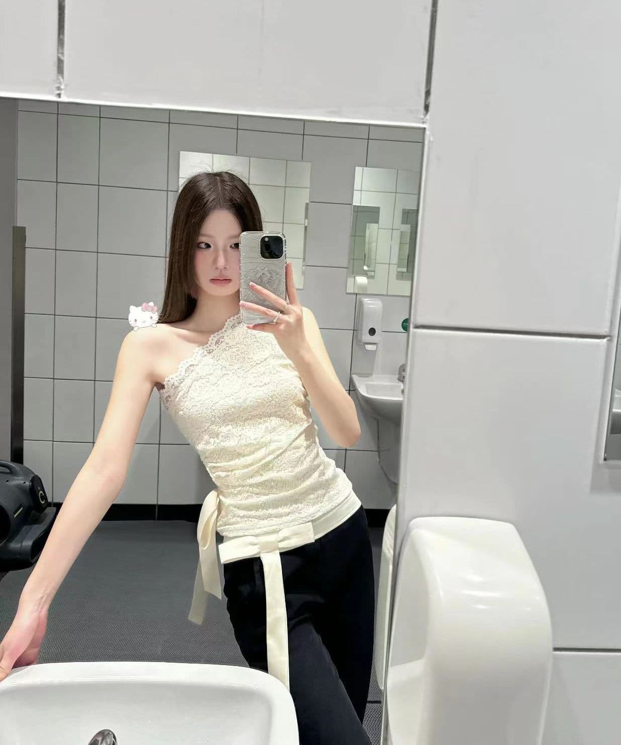 실사 정가 새로운 레이스 비스듬한 어깨 나비 매듭 홀로우 아웃 조끼 맨위 여성 핫걸 오프숄더 이슬 허리 인사이드 가져 가라. 상세 이미지 5