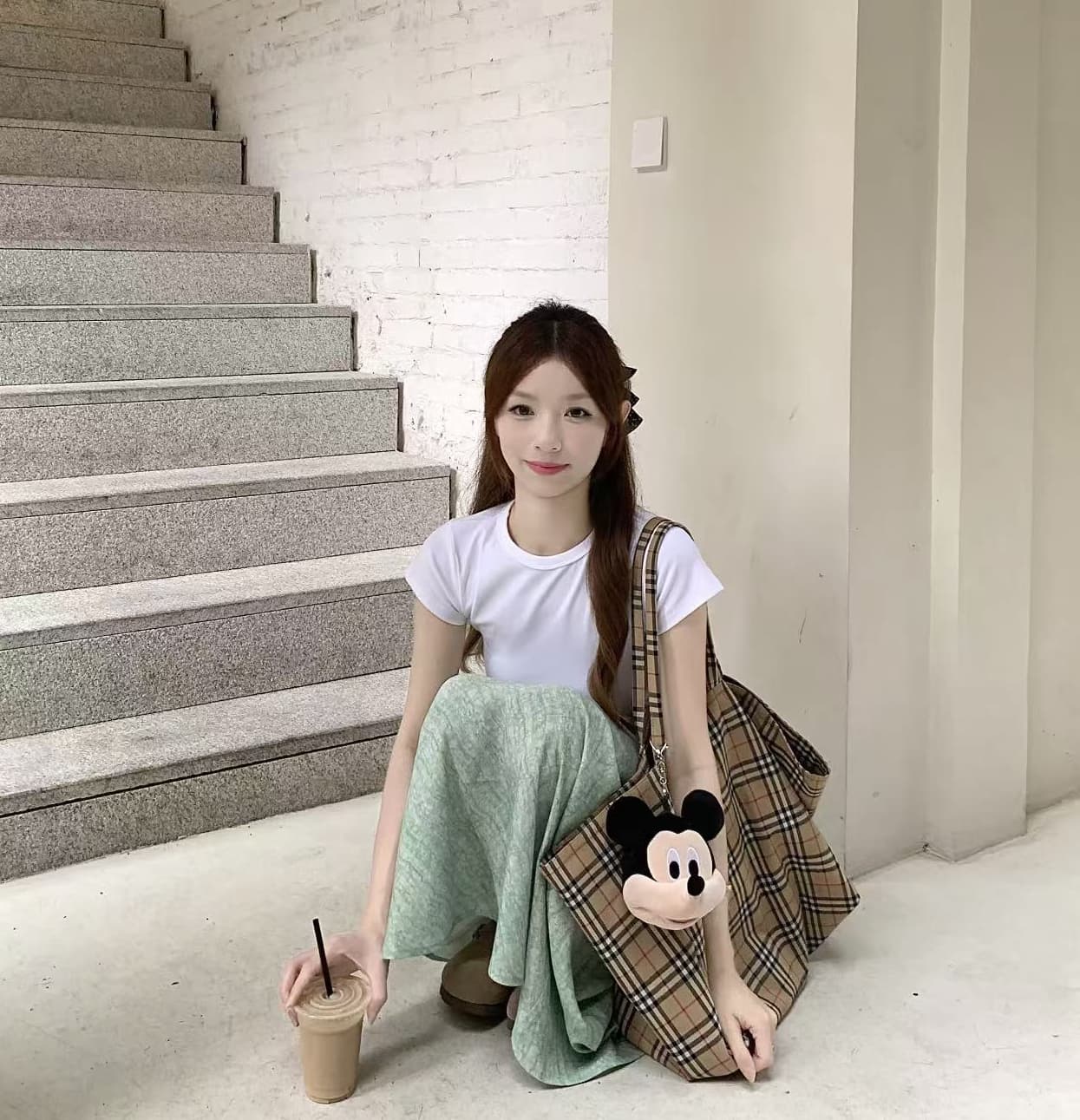 실사 정가 몸매 가꾸기 슬림해 보이는 긍정적 인 어깨 반팔 티셔츠 레트로 프린트 롱 스커트 레이스업 하이웨이스트 슬림해 보이는 반신 스커트 이미지 2