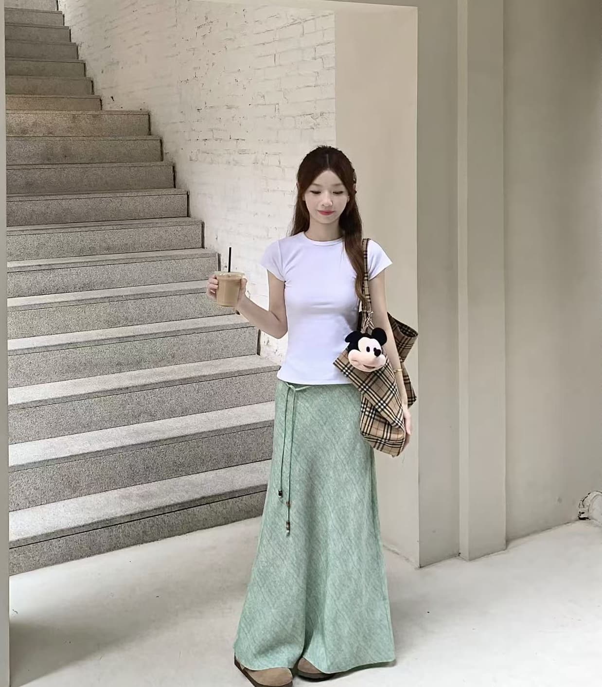 실사 정가 몸매 가꾸기 슬림해 보이는 긍정적 인 어깨 반팔 티셔츠 레트로 프린트 롱 스커트 레이스업 하이웨이스트 슬림해 보이는 반신 스커트 상세 이미지 5