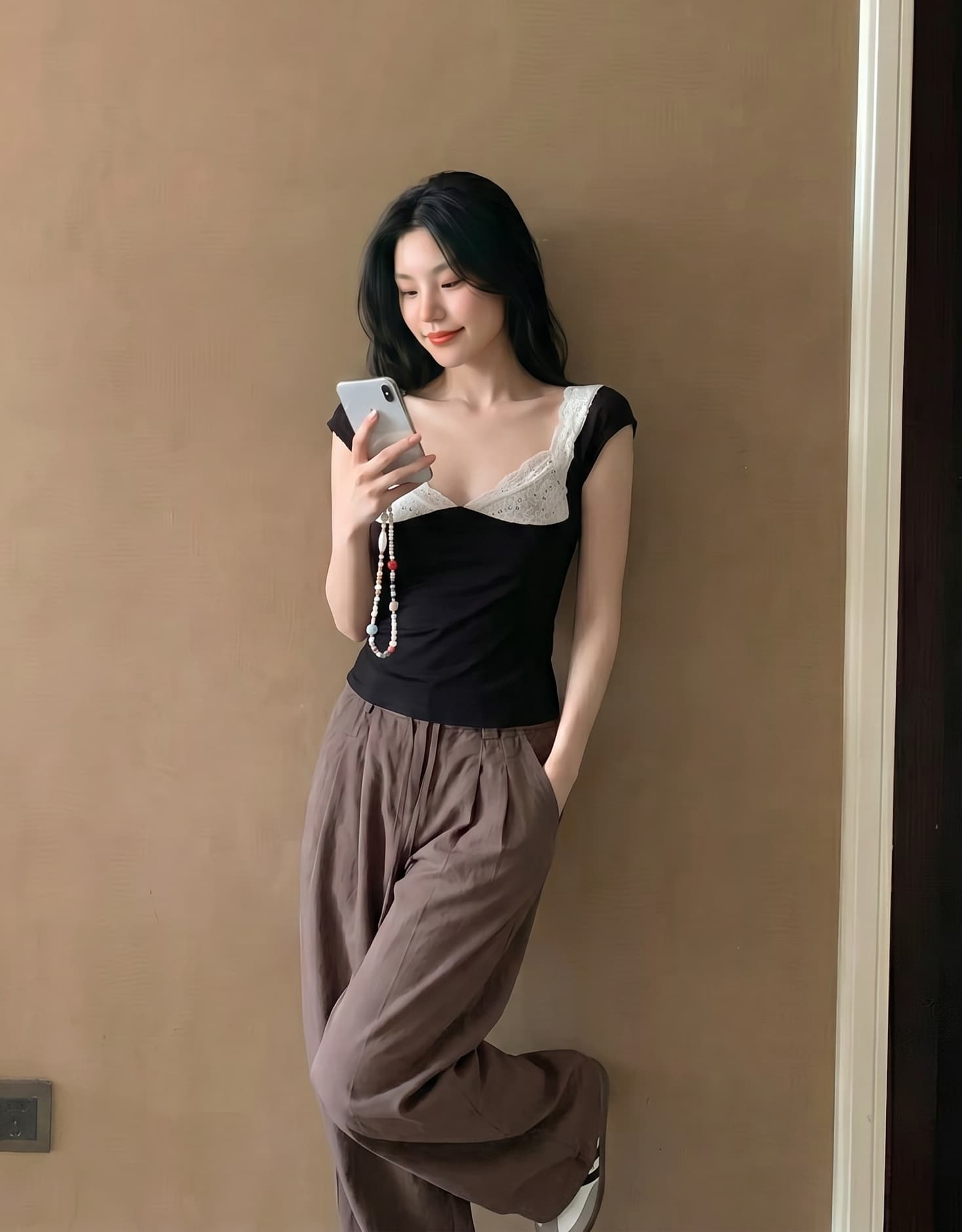 실사 정가 흑인과 백인 경기 레이스 측면 광장 칼라 주간 실크 반팔 티셔츠 여성 여름 몸매 가꾸기 슬림해 보이는 순수한 욕망 맨위 여성 이미지 2