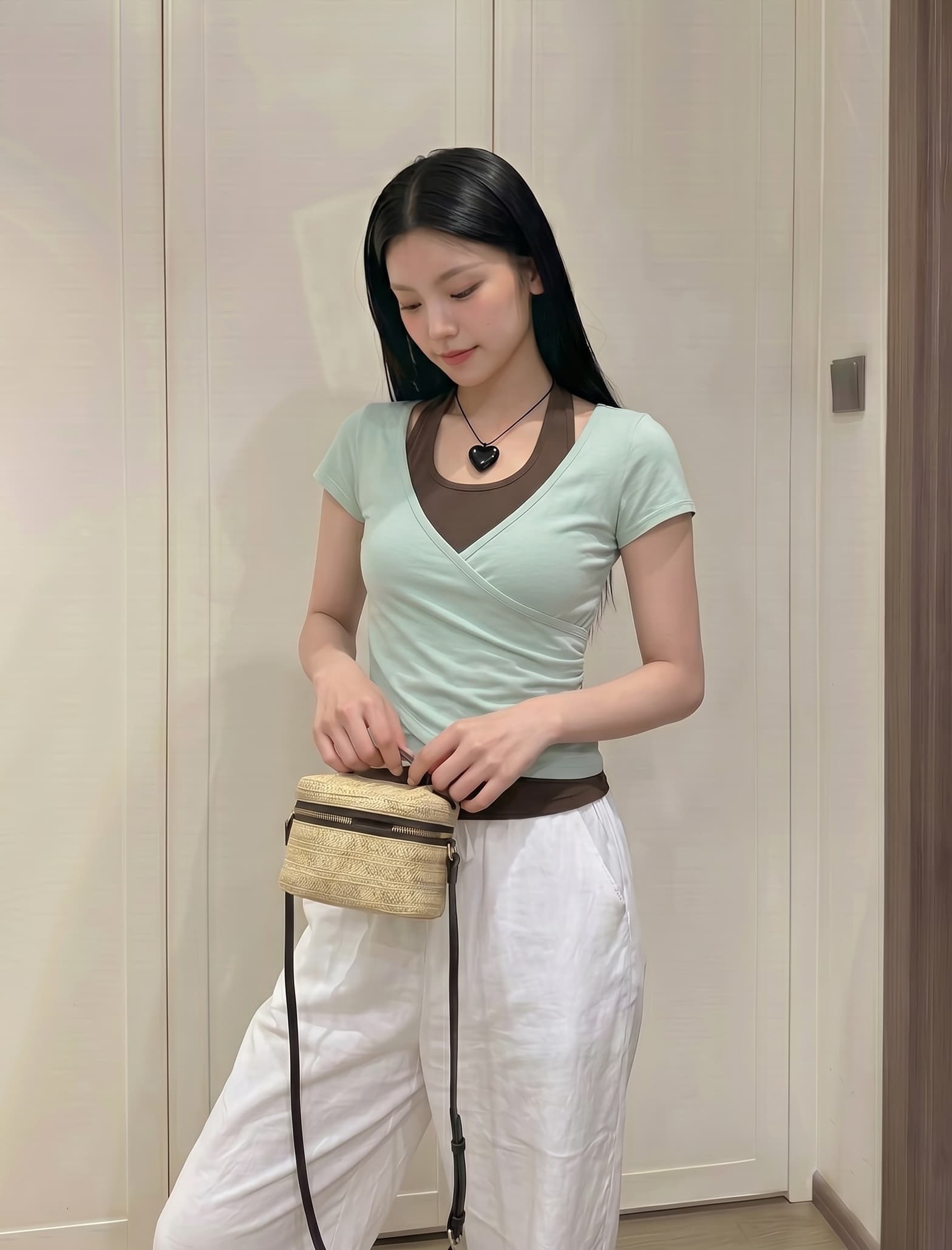 실사 정가 페이크 레이어드 행침 목 몸매 가꾸기 반팔 티셔츠 여성 여름 새로운 쇼트 스타일 핫걸 작은 맨위 이미지 3