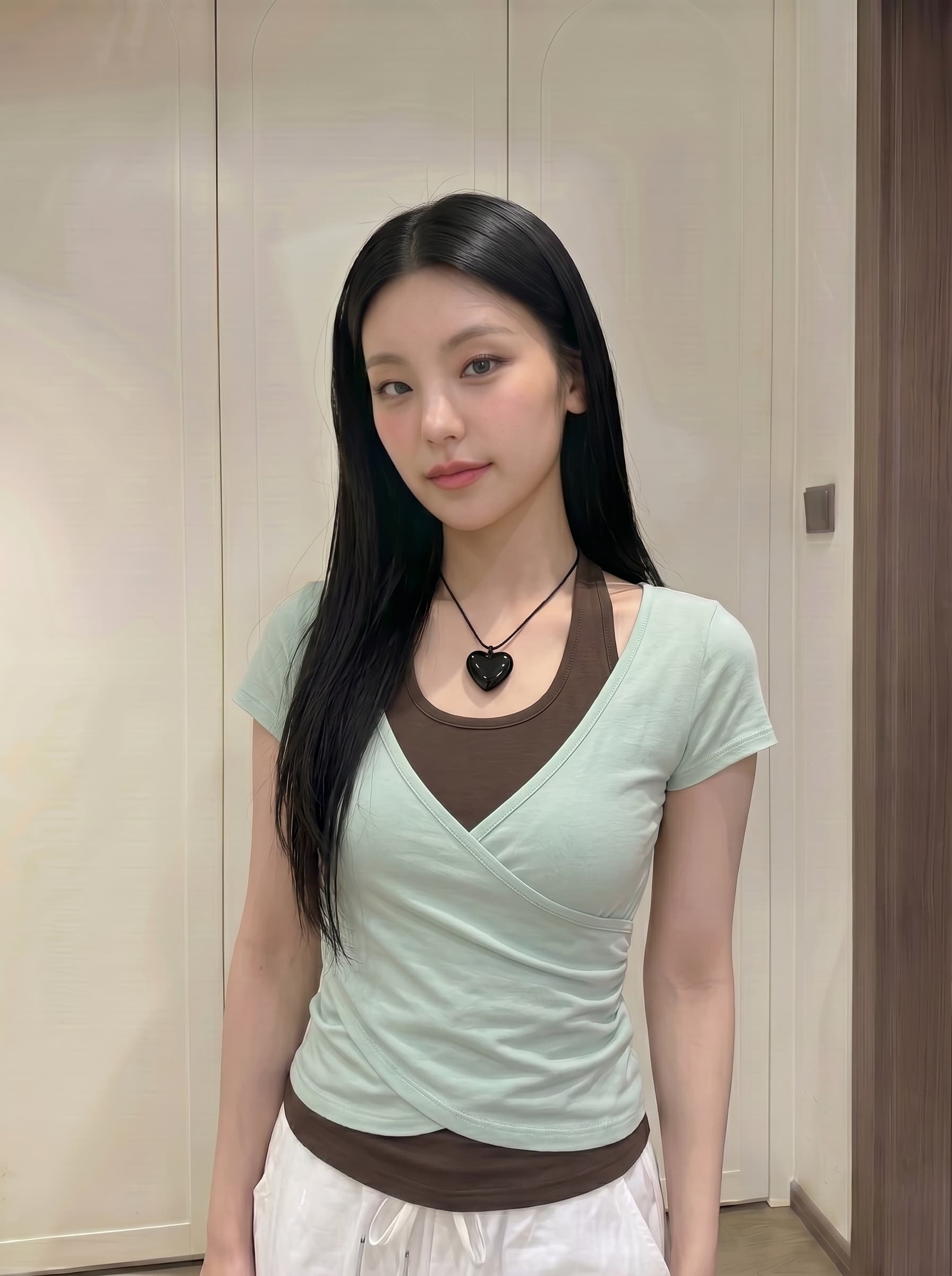 실사 정가 페이크 레이어드 행침 목 몸매 가꾸기 반팔 티셔츠 여성 여름 새로운 쇼트 스타일 핫걸 작은 맨위