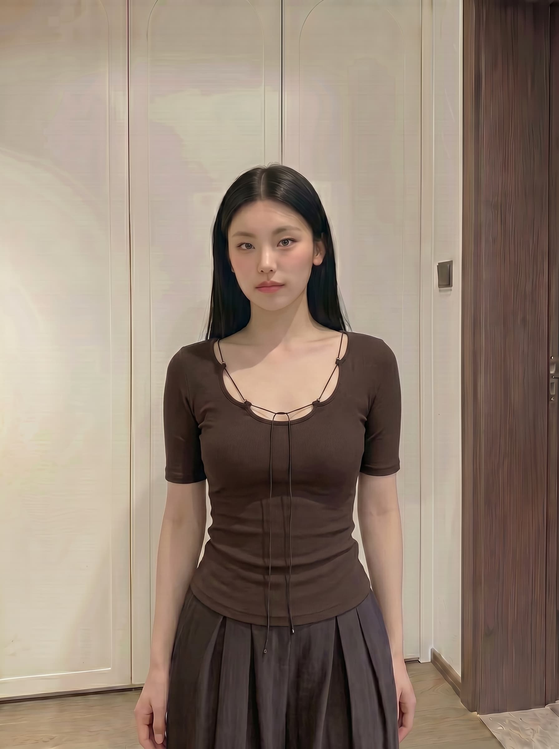 실사 정가 커피 색상 반팔 티셔츠 여성 여름 디자인 센스 몸매 가꾸기 슬림해 보이는 모달 니트 작은 맨위