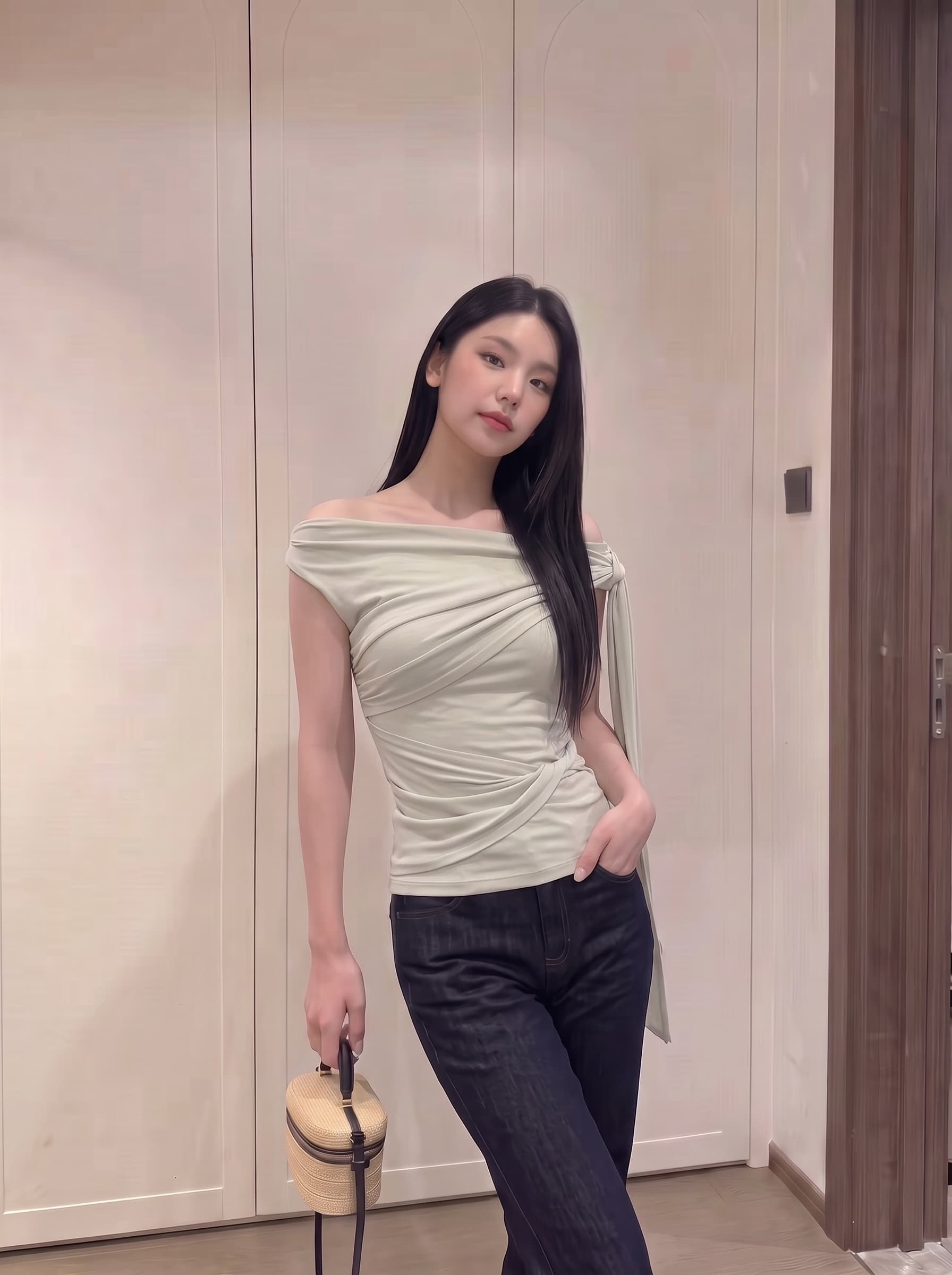 실사 정가 비스듬한 어깨 리본 티셔츠 여성 여름 한 부서 출퇴근 품격 몸매 가꾸기 슬림해 보이는 캐주얼 맨위 상세 이미지 2