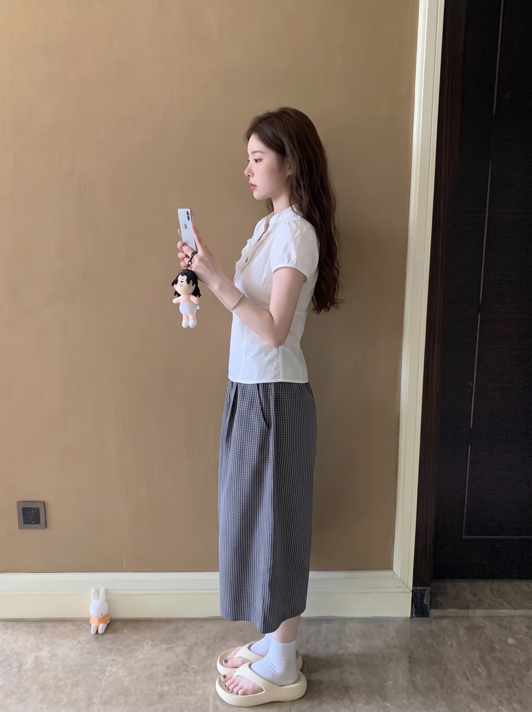 실사 정가 레이스 V넥 단추 슬림해 보이는 허리 수축 셔츠 화이트 반팔 미니멀리즘 맨위 여성 여름 상세 이미지 6