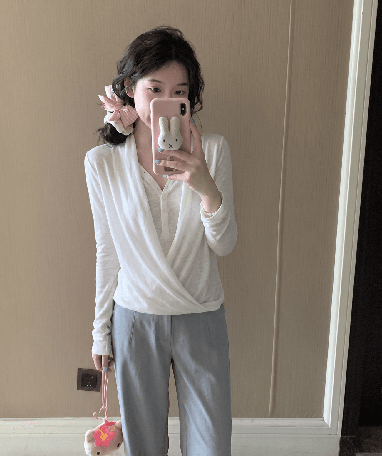 느긋한 종이 사람들 라이 경기 서울 아마 혼방 페이크 레이어드 맨위 여성 도루 흔들다 긴팔 티셔츠 여성 상세 이미지 1