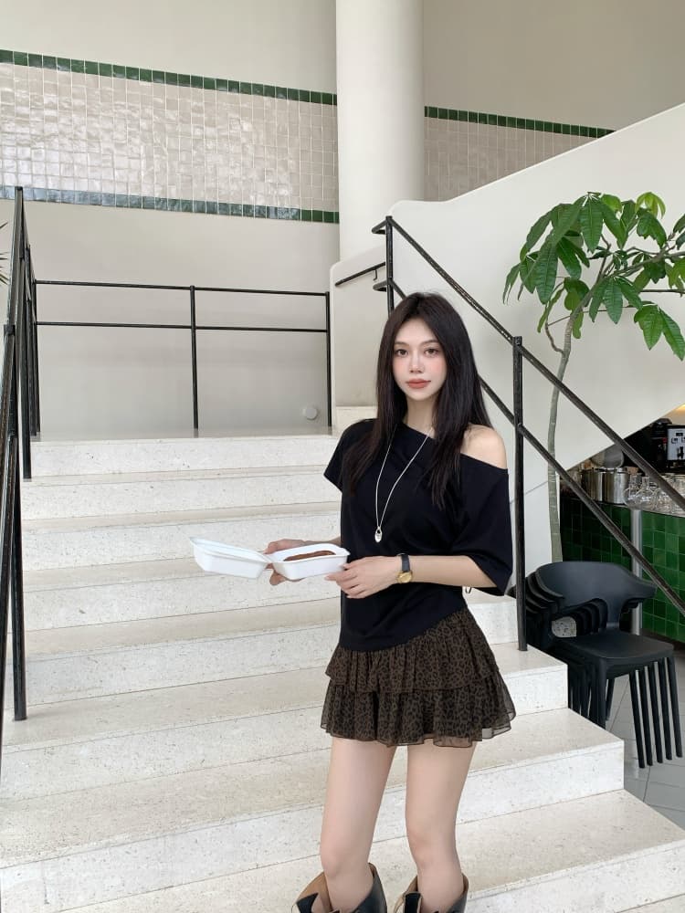 실사 여름 빅 사이즈 여성 의류 새로운 오프숄더 티셔츠 오프숄더 비스듬한 칼라 맨위 레오파드 무늬 쉬폰 작은 섹시함 미니 스커트 상세 이미지 5
