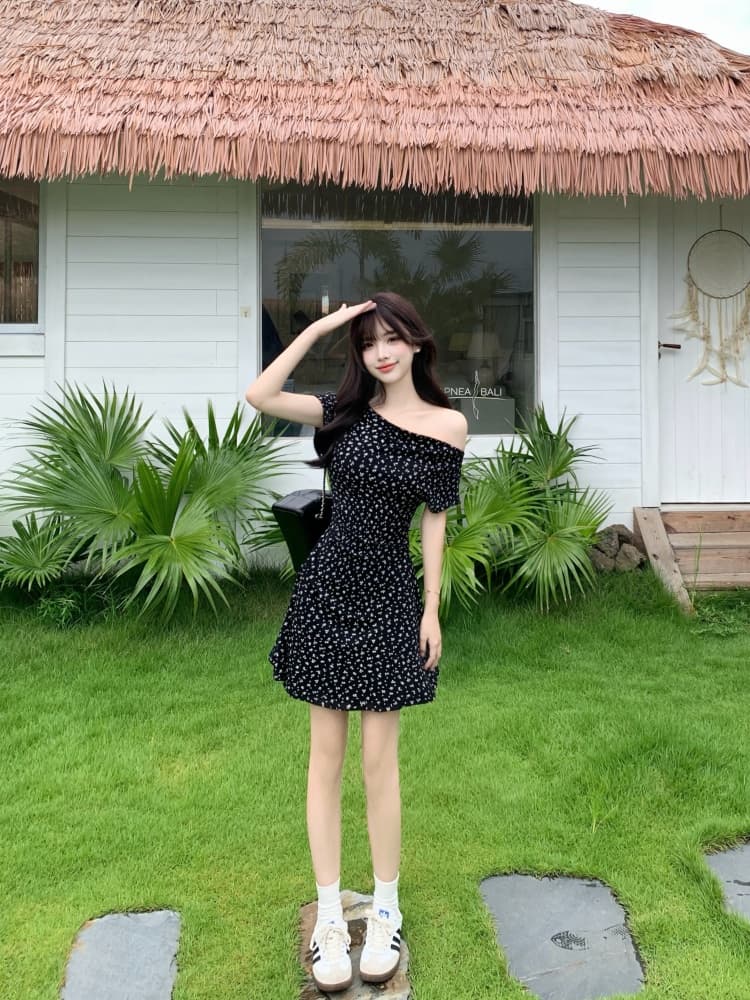 실사 여름 새로운 기타 착용 드레스 지방 mm 오프숄더 미니 스커트 슬림해 보이는 검정색 꽃무늬 치마 상세 이미지 12