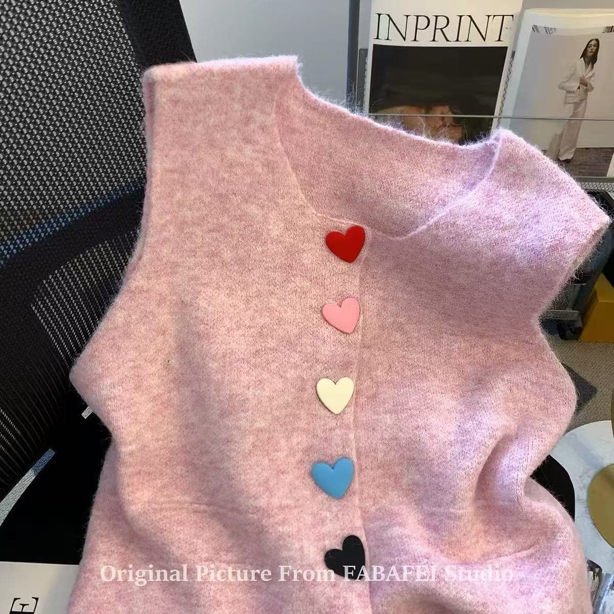 슈퍼 잘 생긴 복숭아 심장 버클 니트 조끼 여자 한 부서 가을 겨울 2026 새로운 스택 착용 고급 센스 어깨 조끼 조끼 이미지 4