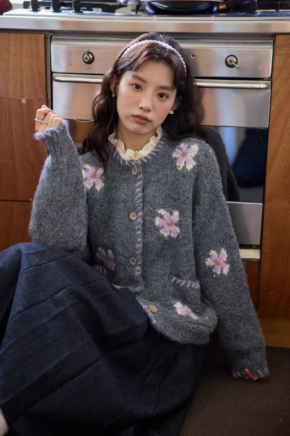 한 부서 부드러운 바람 3 차원 꽃 자수 라운드 넥 편집 액세스 제어 네클라인 커프스 니트 스웨터 디자인 센스 스웨터 여자 이미지 4