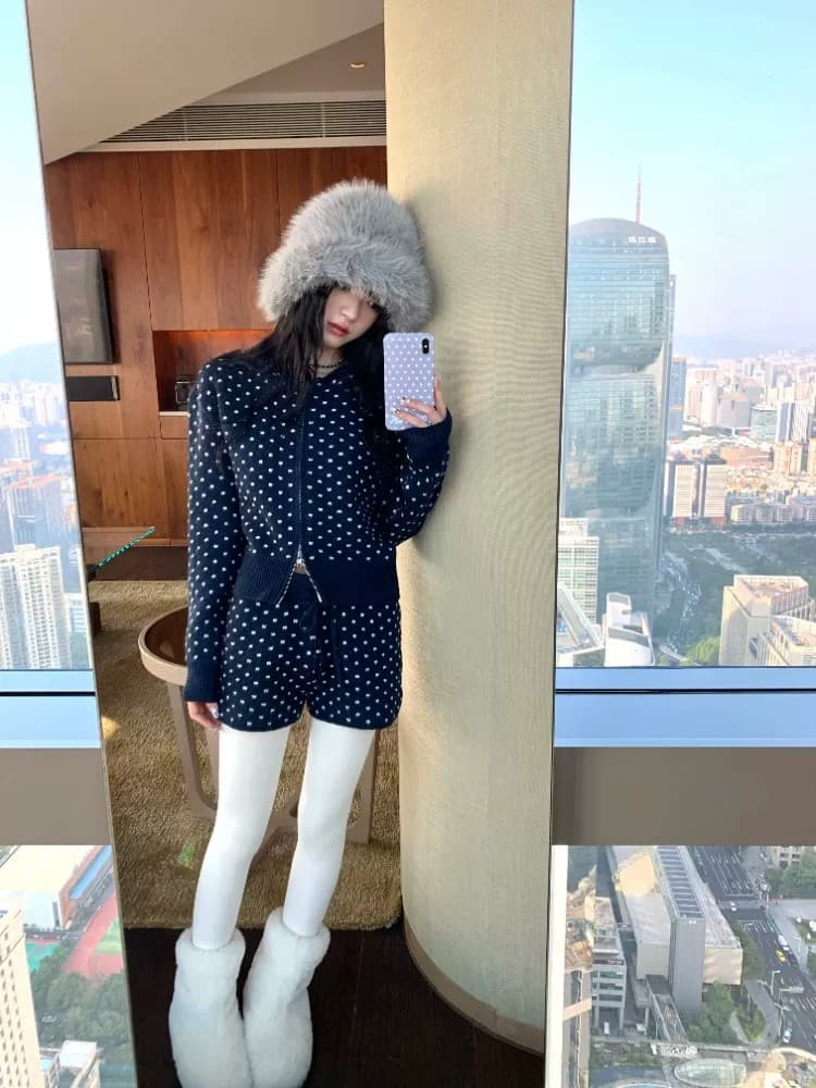 파란색 miu 부서 세트 긴팔 후드 지퍼 스웨터 코트 여성 의류 여름 펌프 로프 니트 반바지 투피스 세트 상세 이미지 1
