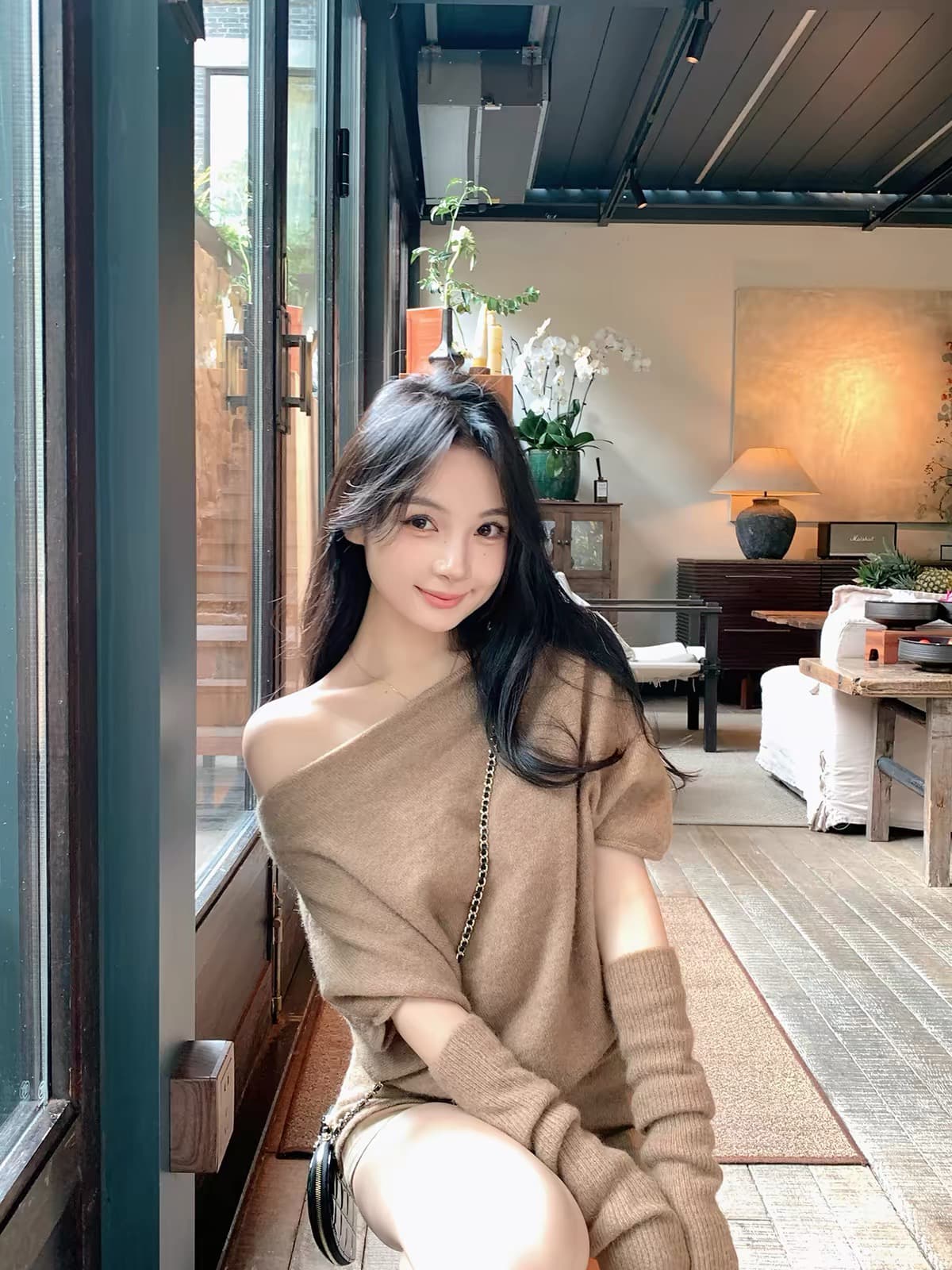 한 부서 파란색 비스듬한 어깨 풀오버 스웨터 여자 가을 겨울 느긋한 바람 부드러운 찹쌀 품격 루즈핏 슬림해 보이는 반팔 아름다운 맨위 상세 이미지 4