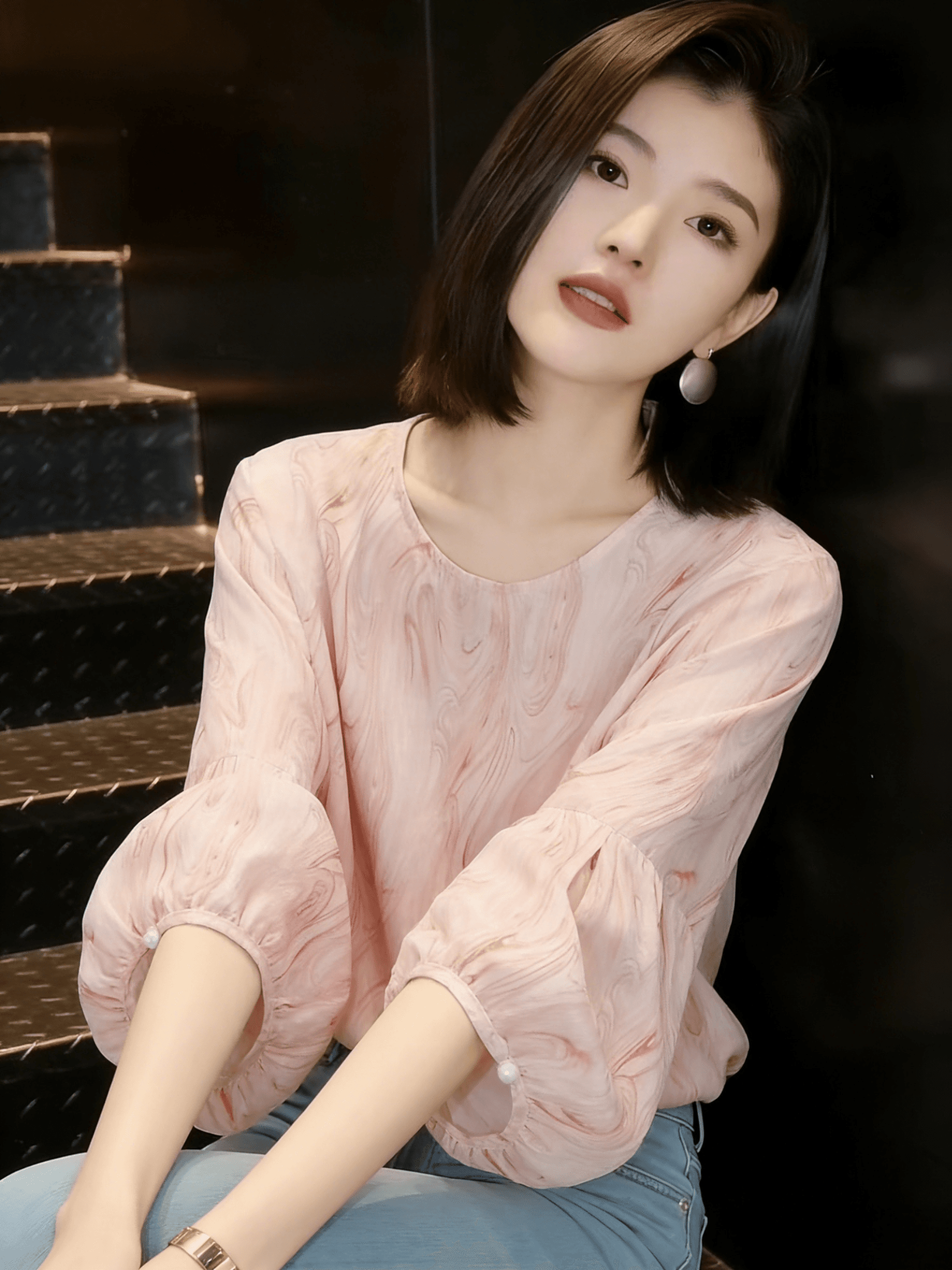 부드러운 바람 분말 색 후광 염색 거품 소매 쉬폰 블라우스 루즈핏 슬림해 보이는 품격 다용도 출퇴근 맨위 2026 여름 이미지 2