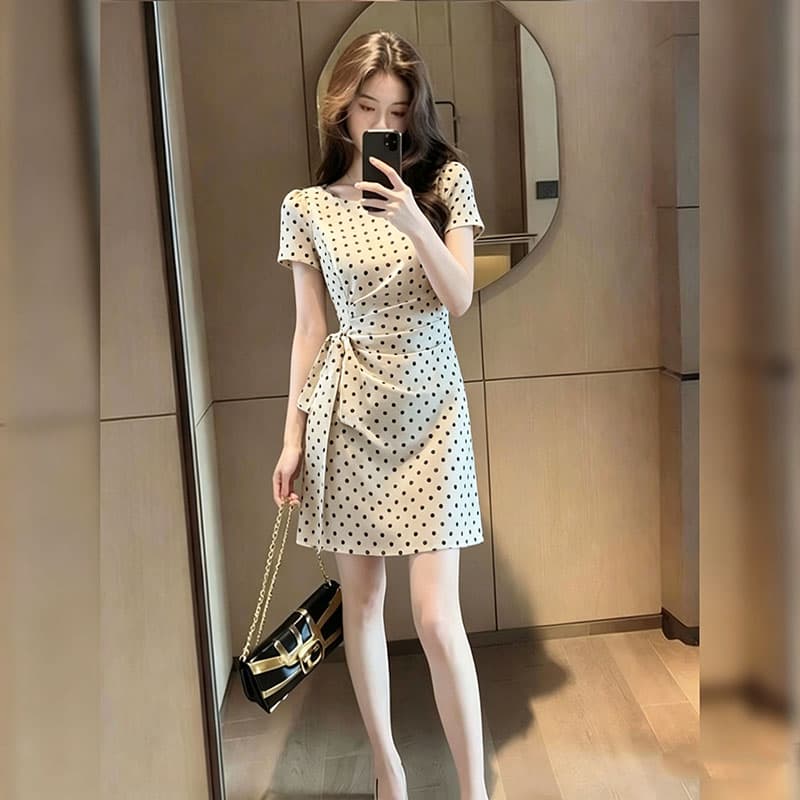 부드러운 바람 도트 무늬 여성 드레스 2026 여름 새로운 디자인 센스 레이스업 주름 품격 허리 수축 슬림해 보이는 A라인 스커트 상세 이미지 1