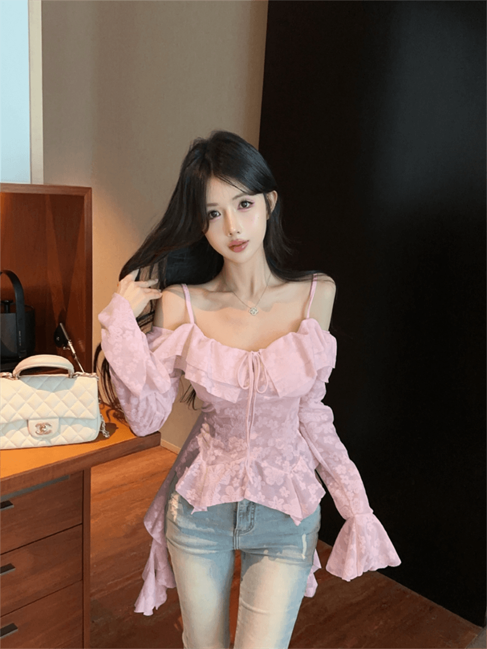 실사 여름 깊은 V 넥 패치워크 프릴 몸매 가꾸기 불규칙 오프숄더 나팔 소매 섹시함 자수 조끼 슬립 이미지 3