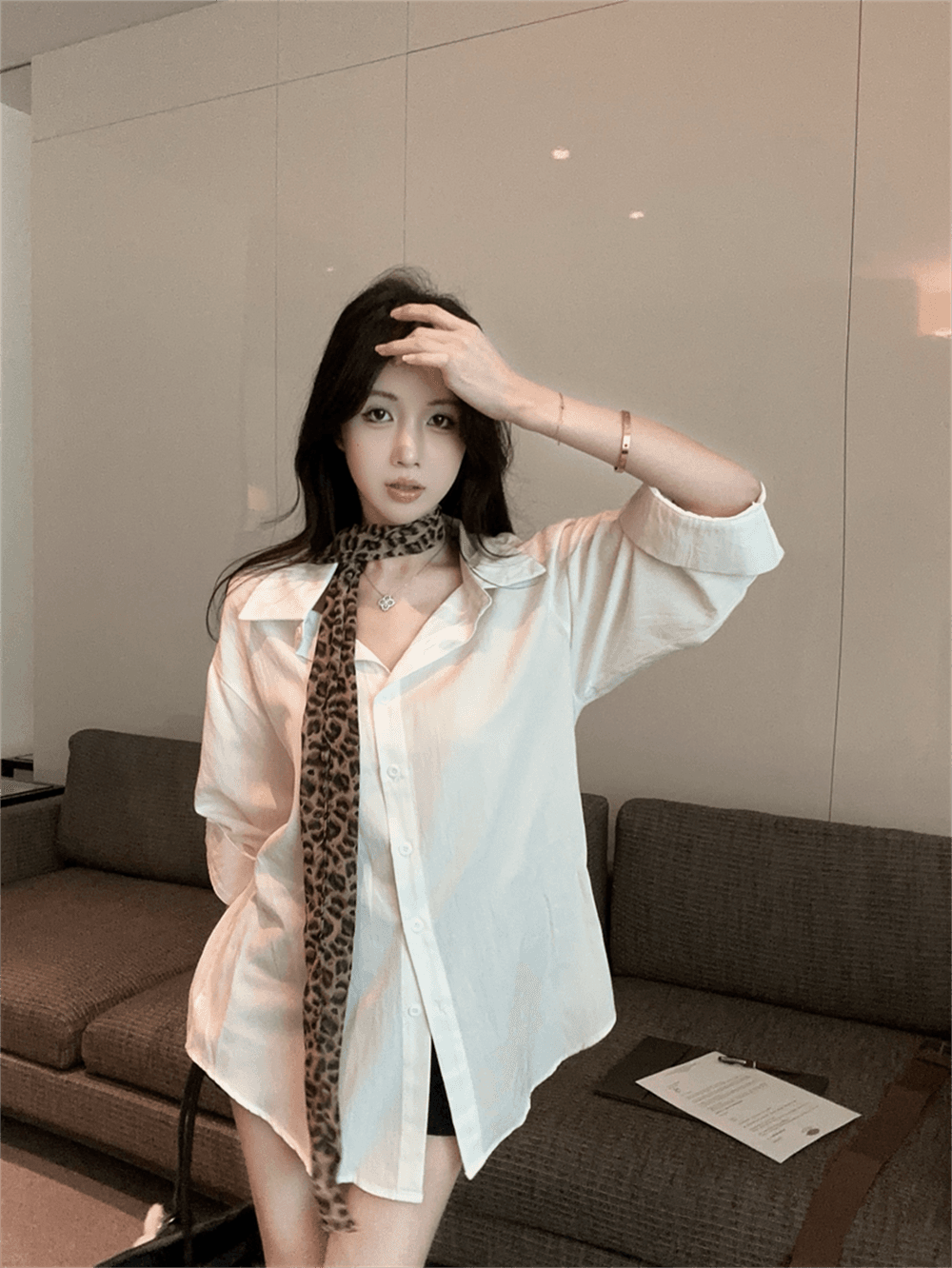 실사 프랑스식 순수한 욕망 바람 POLO 칼라 긴팔 미니 스커트 불규칙 루즈핏 슬림해 보이는 핫걸 품격 벨트 포함 셔츠 이미지 3