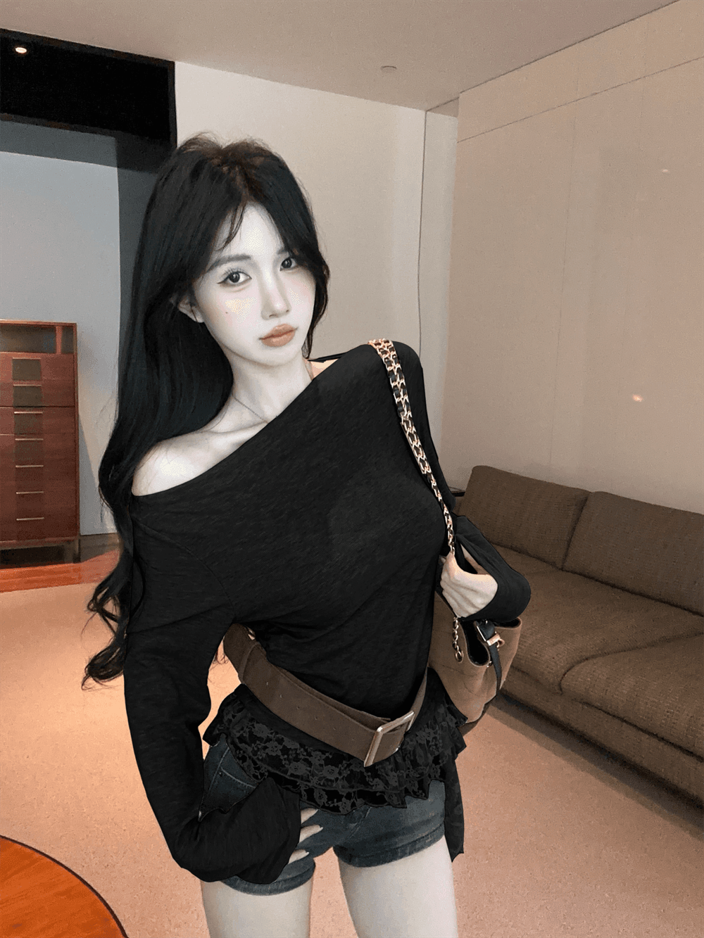 실사 봄 가을 한국 스타일 섹시함 비스듬한 칼라 패치워크 레이스 긴팔 몸매 가꾸기 슬림해 보이는 벨트 포함 핫걸 불규칙 티셔츠 이미지 3