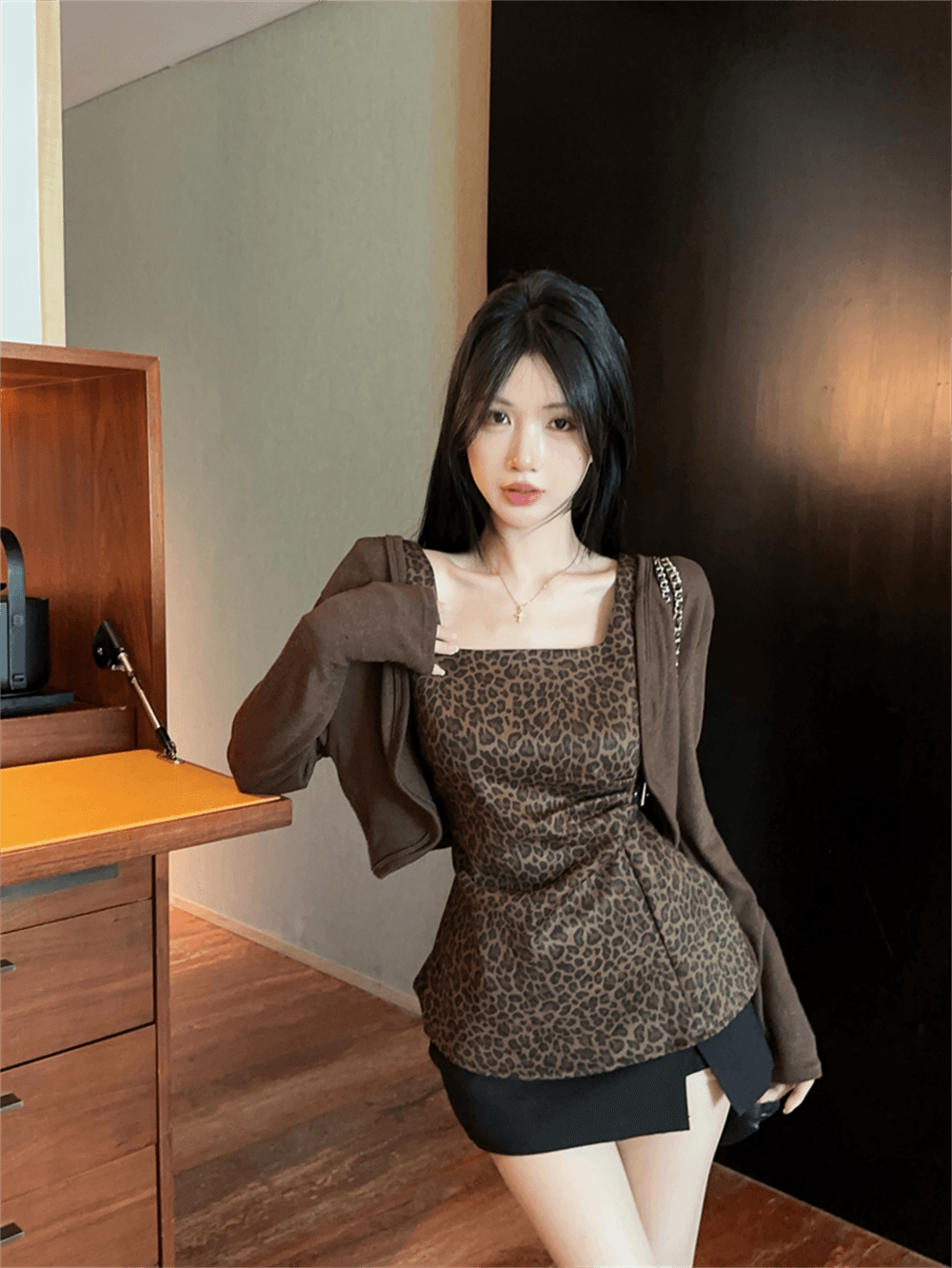 실사 봄 가을 순수한 욕망 바람 광장 칼라 허리 수축 불규칙 레오파드 무늬 조끼 긴팔 핫걸 쇼트 스타일 숄 투피스 세트 이미지 3
