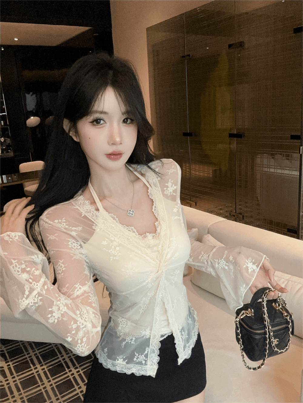 실사 봄 프랑스식 V넥 패치워크 레이스 행침 목 스타일 몸매 가꾸기 벌룬 소매 홀로우 아웃 페이크 레이어드 핫걸 풀오버 티셔츠