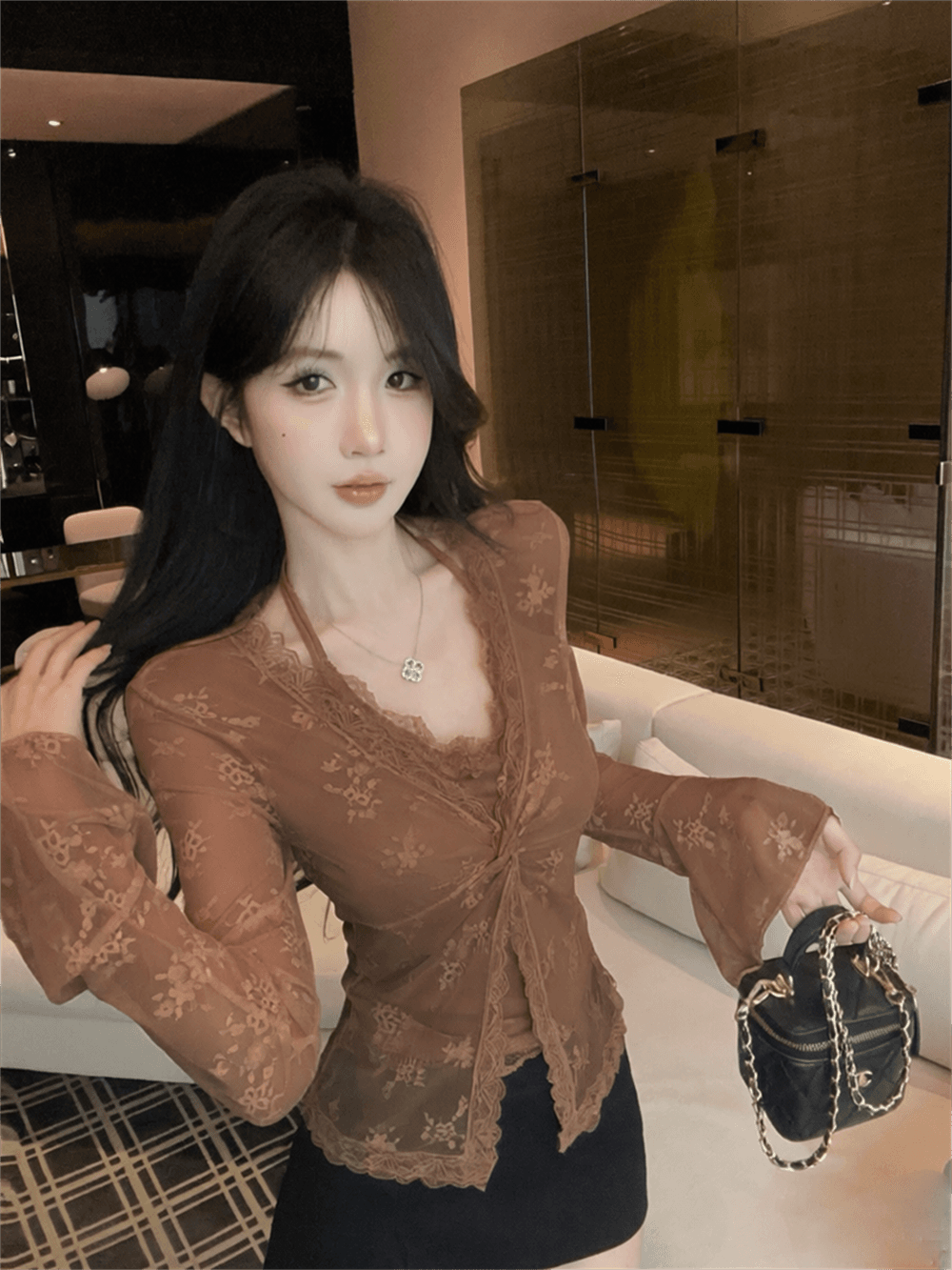 실사 봄 프랑스식 V넥 패치워크 레이스 행침 목 스타일 몸매 가꾸기 벌룬 소매 홀로우 아웃 페이크 레이어드 핫걸 풀오버 티셔츠 이미지 4