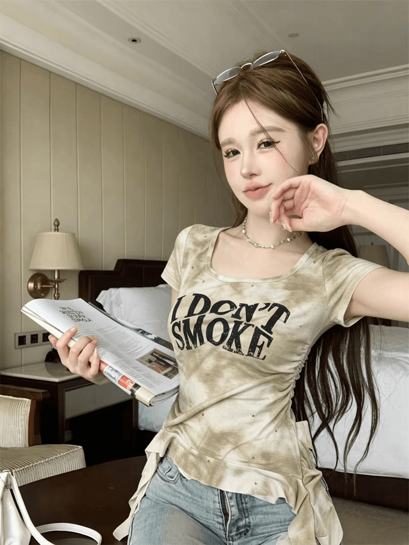 실사 여름 달콤한 미국 칼라 패치워크 레이스 측면 프린트 반팔 맨위 불규칙 몸매 가꾸기 슬림해 보이는 핫걸 티셔츠 상세 이미지 3