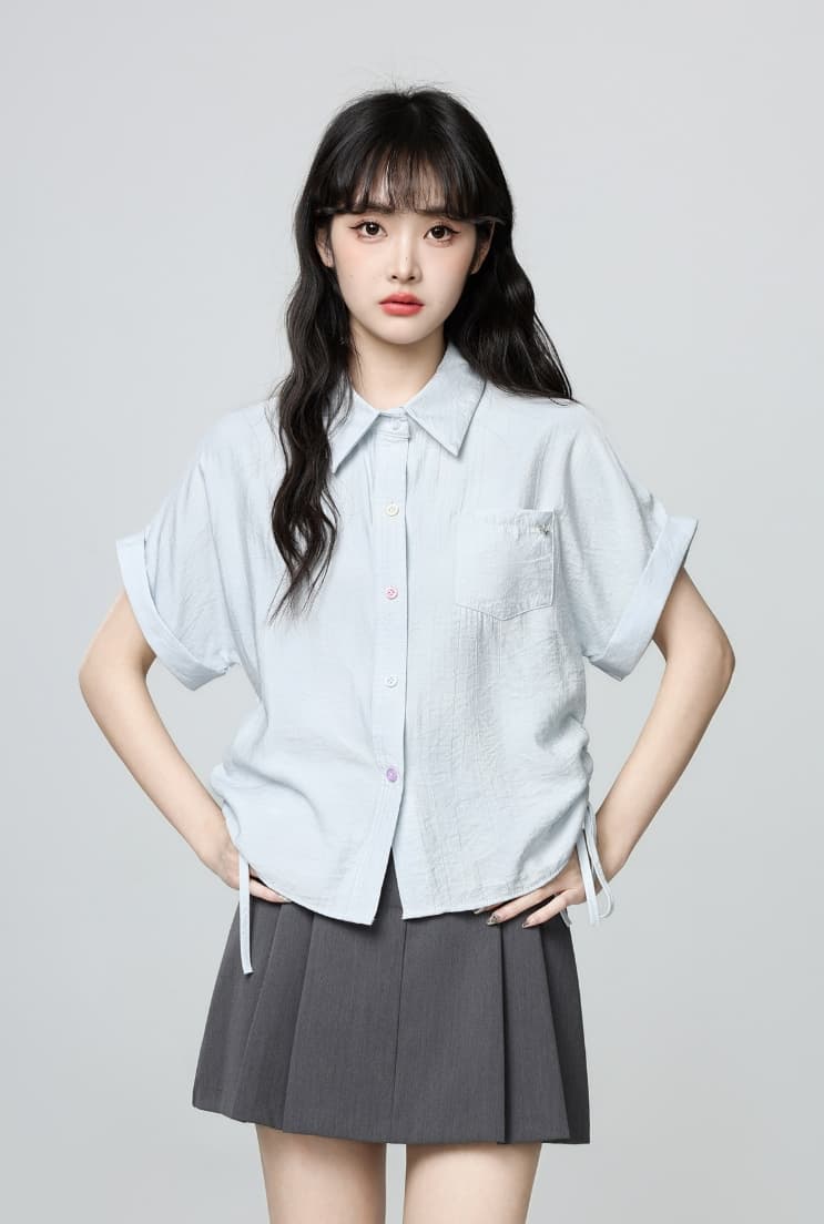 파란색 POLO 칼라 반팔 여성 셔츠 여름 2026 여름 새로운 디자인 센스 펌프 로프 허리 수축 폴로 칼라 셔츠 맨위