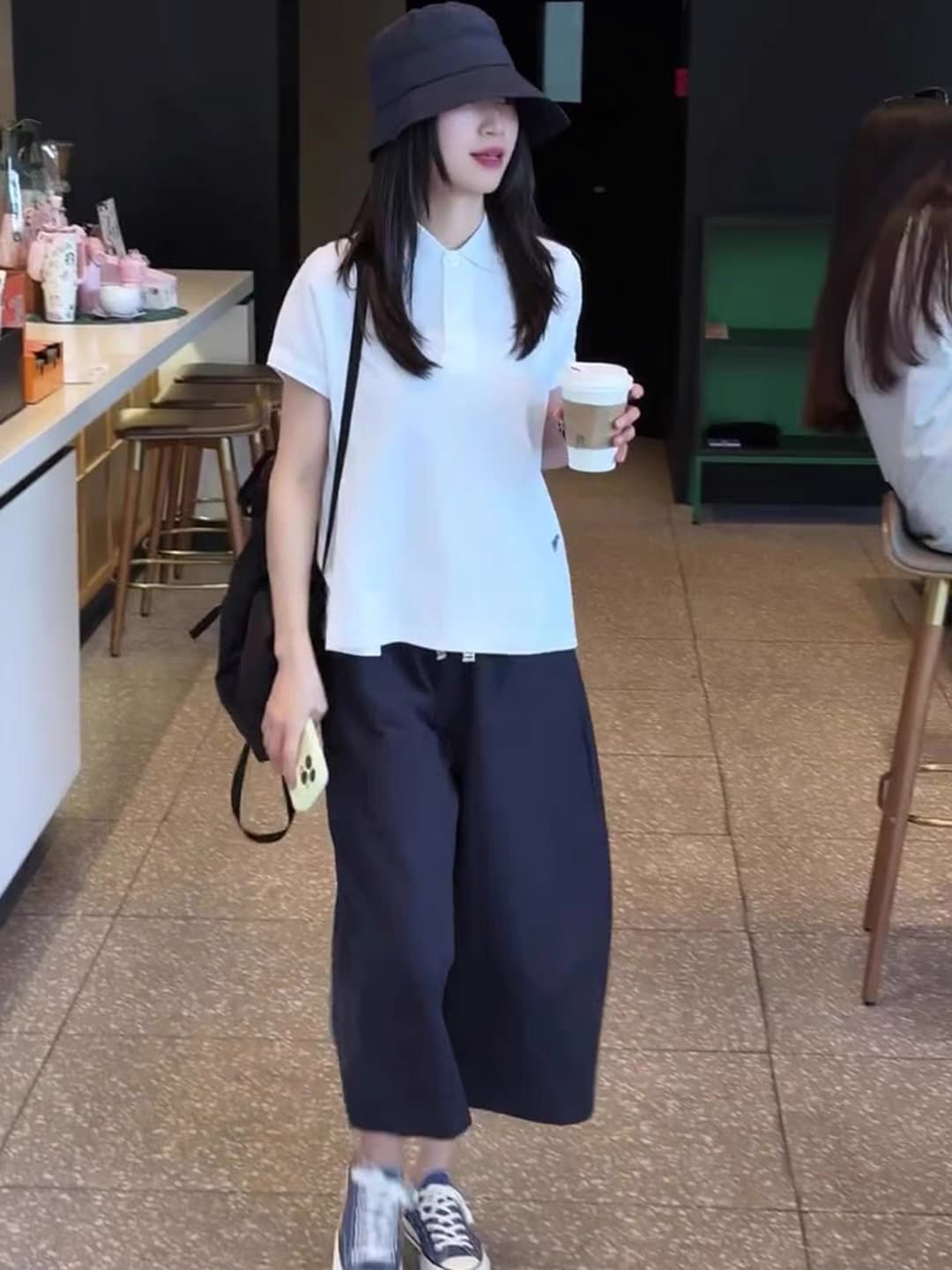 한 부서 루즈핏 캐주얼 운동 화이트 POLO 칼라 반팔 티셔츠 하이웨이스트 와이드 레그 팬츠 세트 여성 초여름 상세 이미지 2