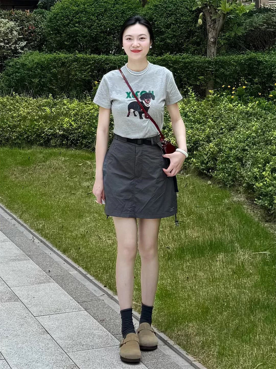 전체 집합 ootd 착용 가져 가라. 연령 감소 느긋한 출퇴근 캐주얼 강아지 프린트 반팔 티셔츠 미니 스커트 세트 여성 여름 이미지 2