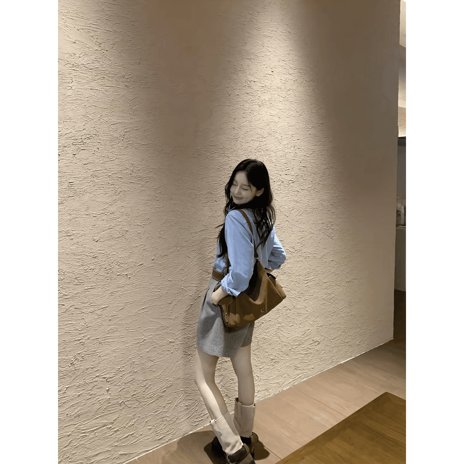 이른 가을 품격 출퇴근 두 조각 여성 세트 한 부서 폴로 칼라 파란색 셔츠 하이웨이스트 한 마디 반바지 캐주얼 슬림해 보이는 세트 이미지 5