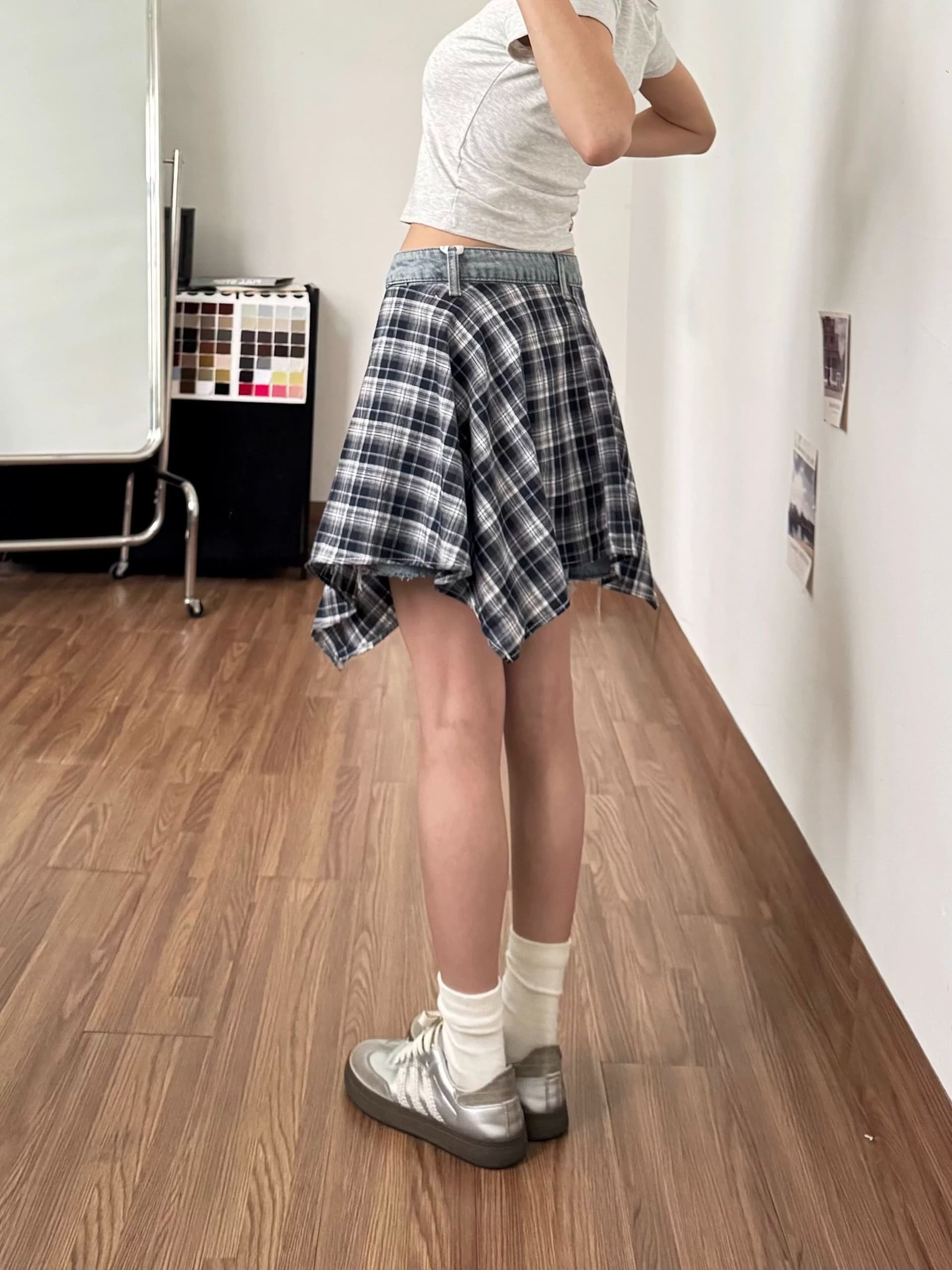 아메리칸 체크무늬 랩스커트팬츠 패치워크 데님 반바지 바지 여자 2026 여름 새로운 불규칙 디자인 센스 치마바지 상세 이미지 3