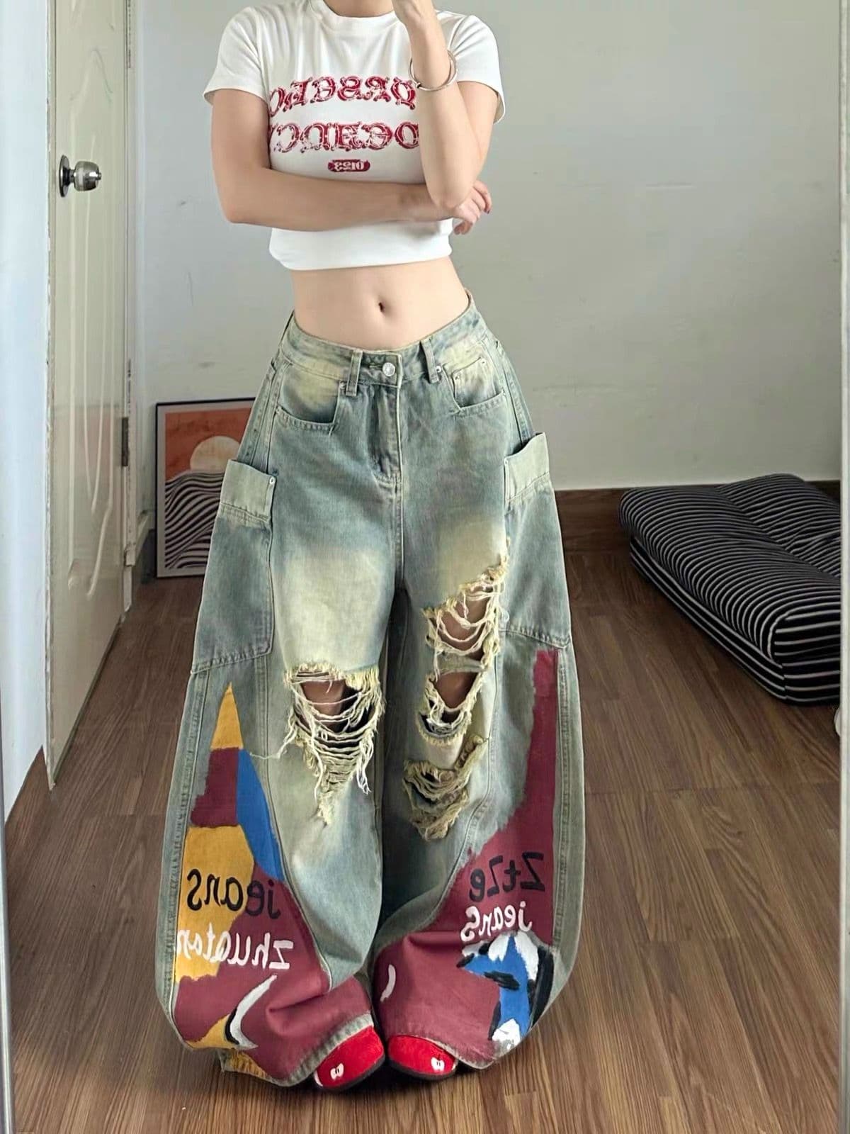 측면 주머니 찢어진 부분 낙서 넓은 다리 청바지 바지 여자 2026 가을 새로운 도루 센스 모통이 칼 바닥 청소 바지 상세 이미지 1