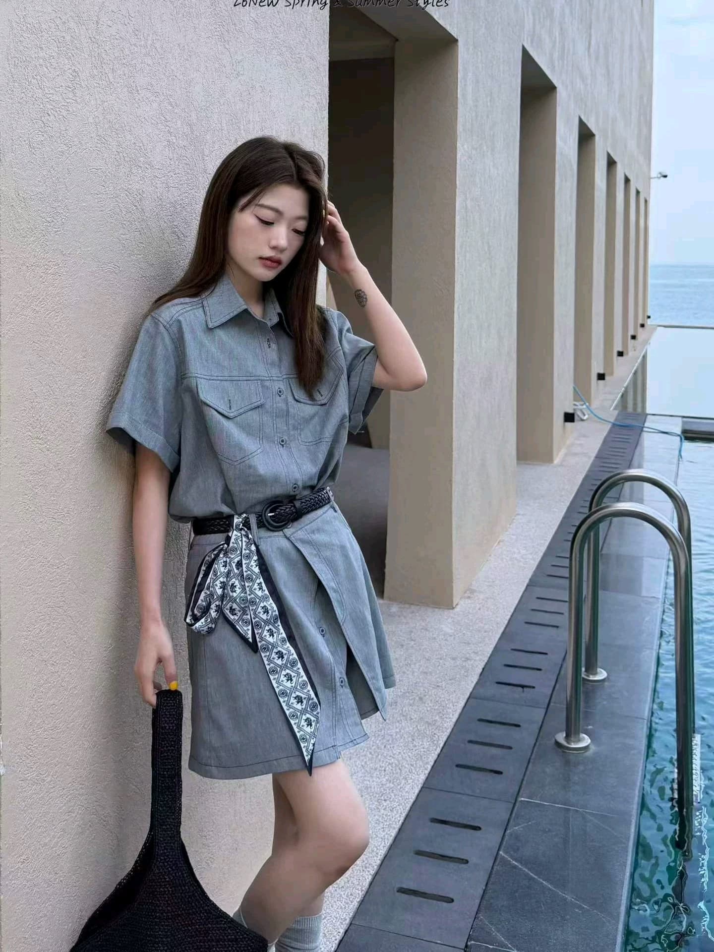 한 부서 2026 여름 레트로 워크웨어 반팔 데님 여성 드레스 하나 슬라이스 랩스커트팬츠 반신 스커트 투피스 세트 이미지 4