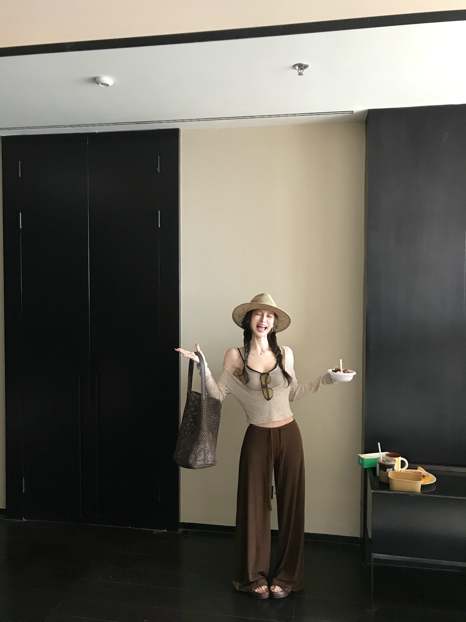 skk store 느긋한 건강 숙련 된 브라운 210g 주간 실크 니트 스트라이프 슬립 아마 블라우스 캐주얼 바지 세트 이미지 3