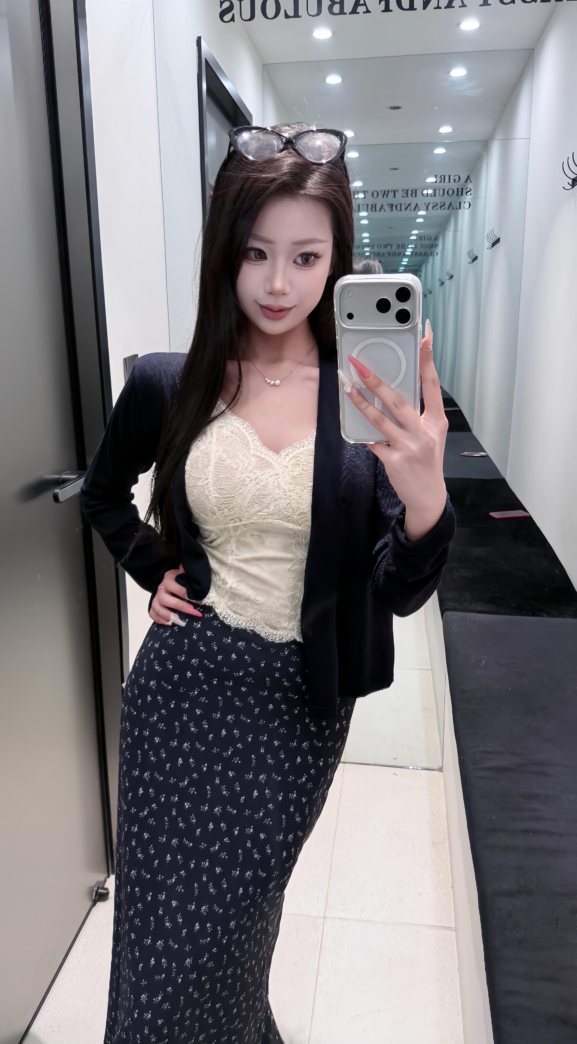 한 부서 부드러운 바람 품격 니트 오픈 가디건 레이스 슬립 꽃무늬 반신 스커트 세 조각 세트 여성 2026 새로운 이미지 4