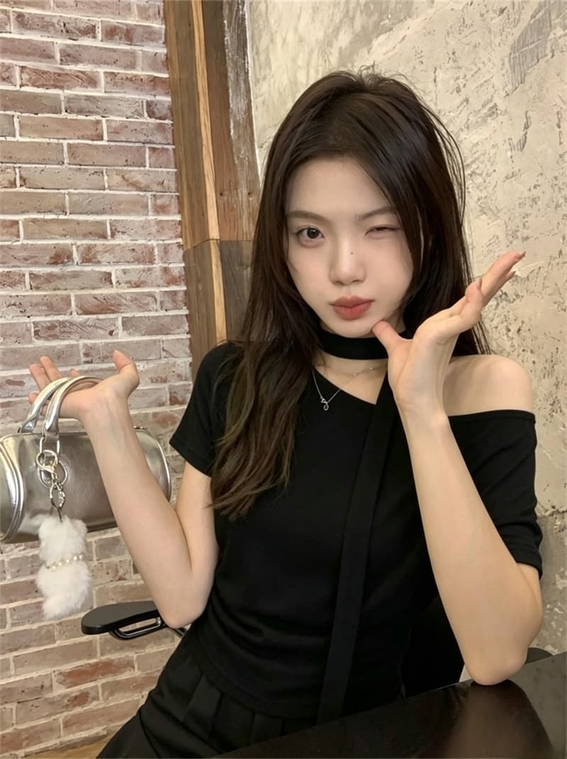 실사 여름 새로운 기초 섹션 디자인 센스 스트랩 오프숄더 반팔 티셔츠 여성 상세 이미지 3