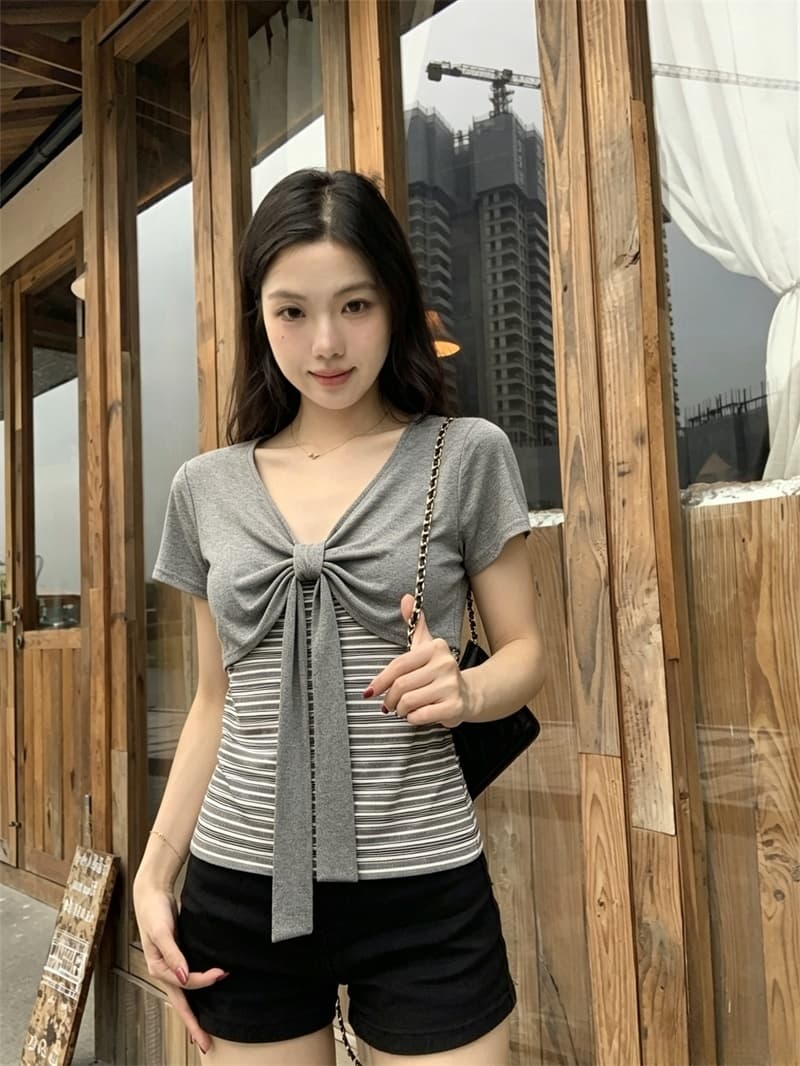 실사 프랑스식 나비 기계 V넥 반팔 티셔츠 여성 여름 새로운 페이크 레이어드 한 부서 착용 가져 가라. 이미지 3
