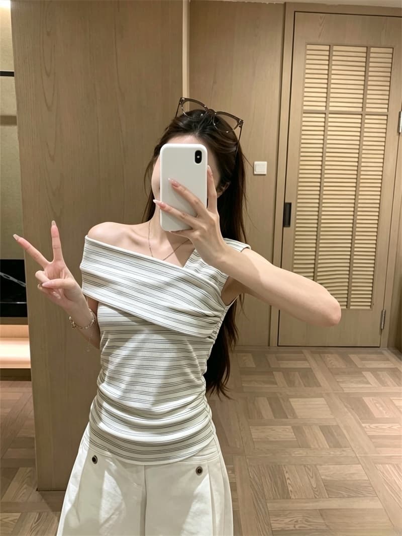 실사 한 부서 미니멀리즘 작은 대중 레트로 스트라이프 비스듬한 어깨 보트넥 민소매 티셔츠 여성 디자인 센스 맨위 상세 이미지 2