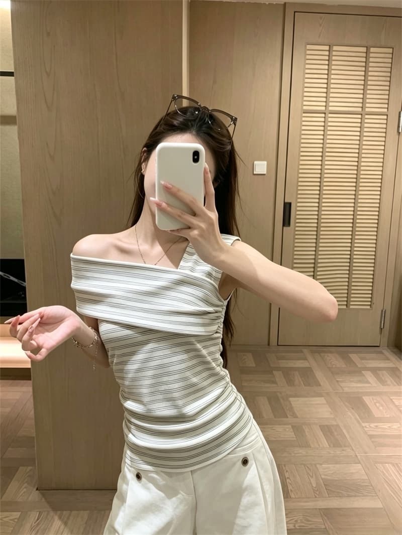 실사 한 부서 미니멀리즘 작은 대중 레트로 스트라이프 비스듬한 어깨 보트넥 민소매 티셔츠 여성 디자인 센스 맨위 상세 이미지 5