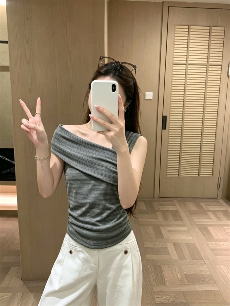실사 한 부서 미니멀리즘 작은 대중 레트로 스트라이프 비스듬한 어깨 보트넥 민소매 티셔츠 여성 디자인 센스 맨위 상세 이미지 9