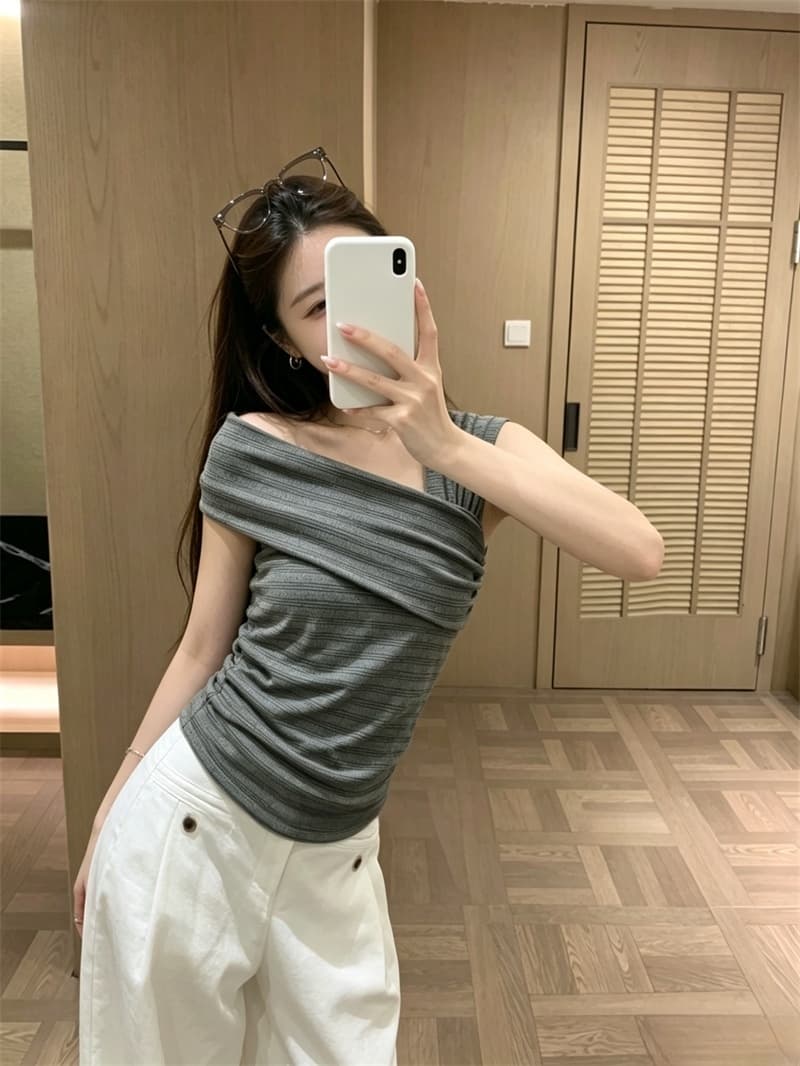실사 한 부서 미니멀리즘 작은 대중 레트로 스트라이프 비스듬한 어깨 보트넥 민소매 티셔츠 여성 디자인 센스 맨위 상세 이미지 10