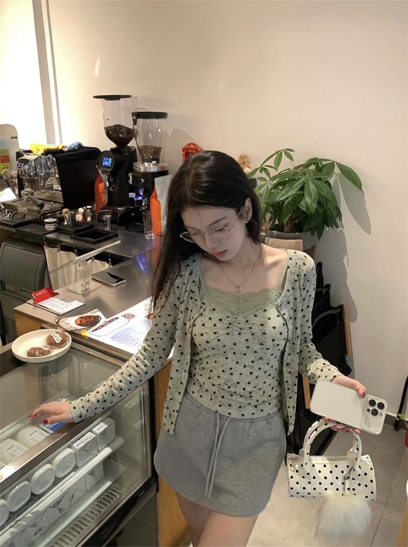 실사 분위기 센스 낭만주의 우아한 하트 레이스 조각 페이크 레이어드 작은 셔츠 맨위 여성 이미지 3