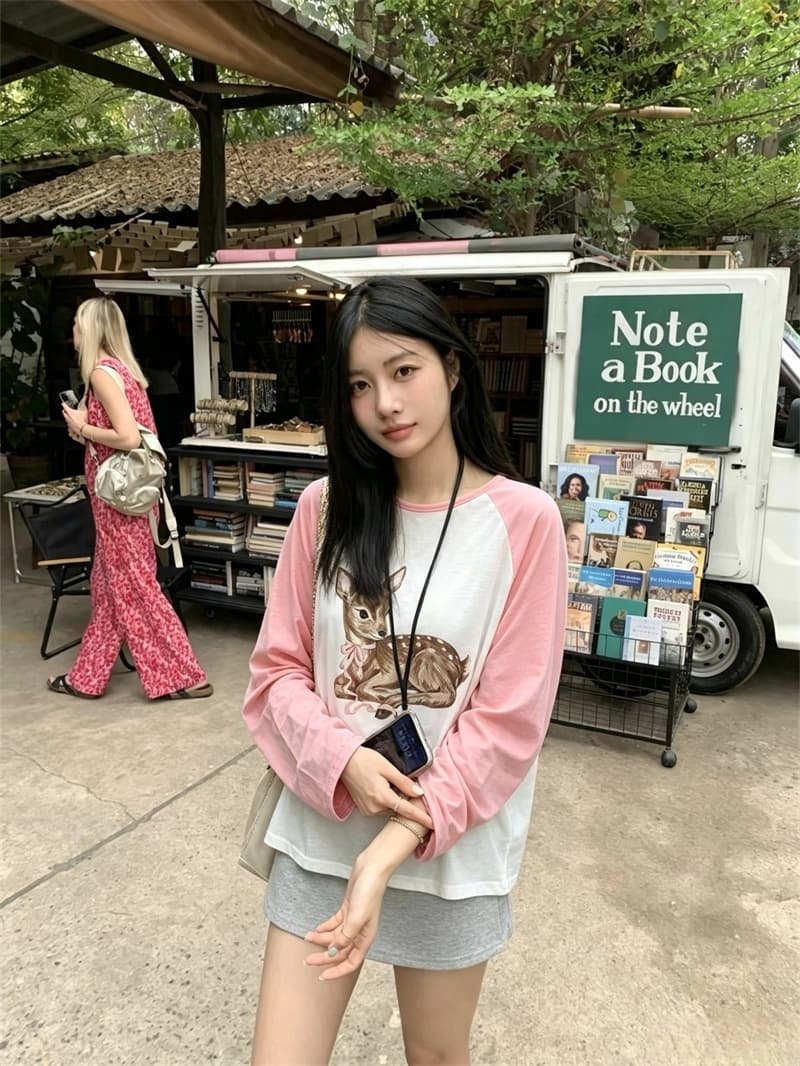 실사 귀여운 작은 사슴 인쇄 플라워 인서트 어깨 소매 만나는 티셔츠 여성 이미지 4